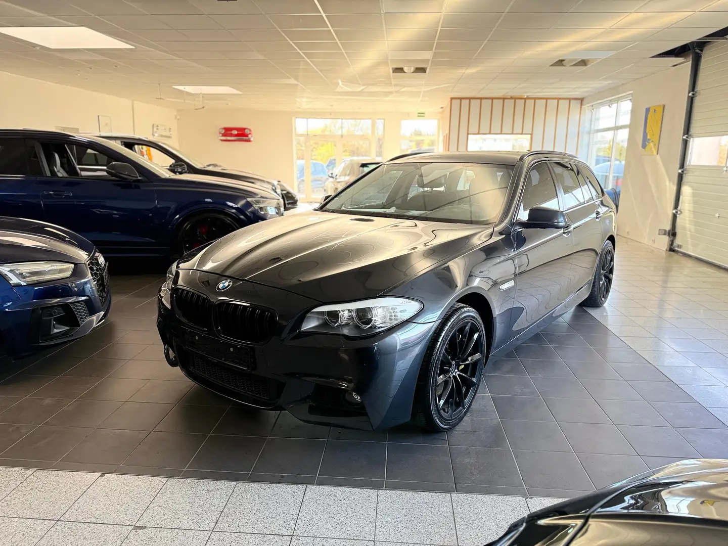 BMW 535 535d xDrive /M Paket / TÜV Neu Zwart - 1