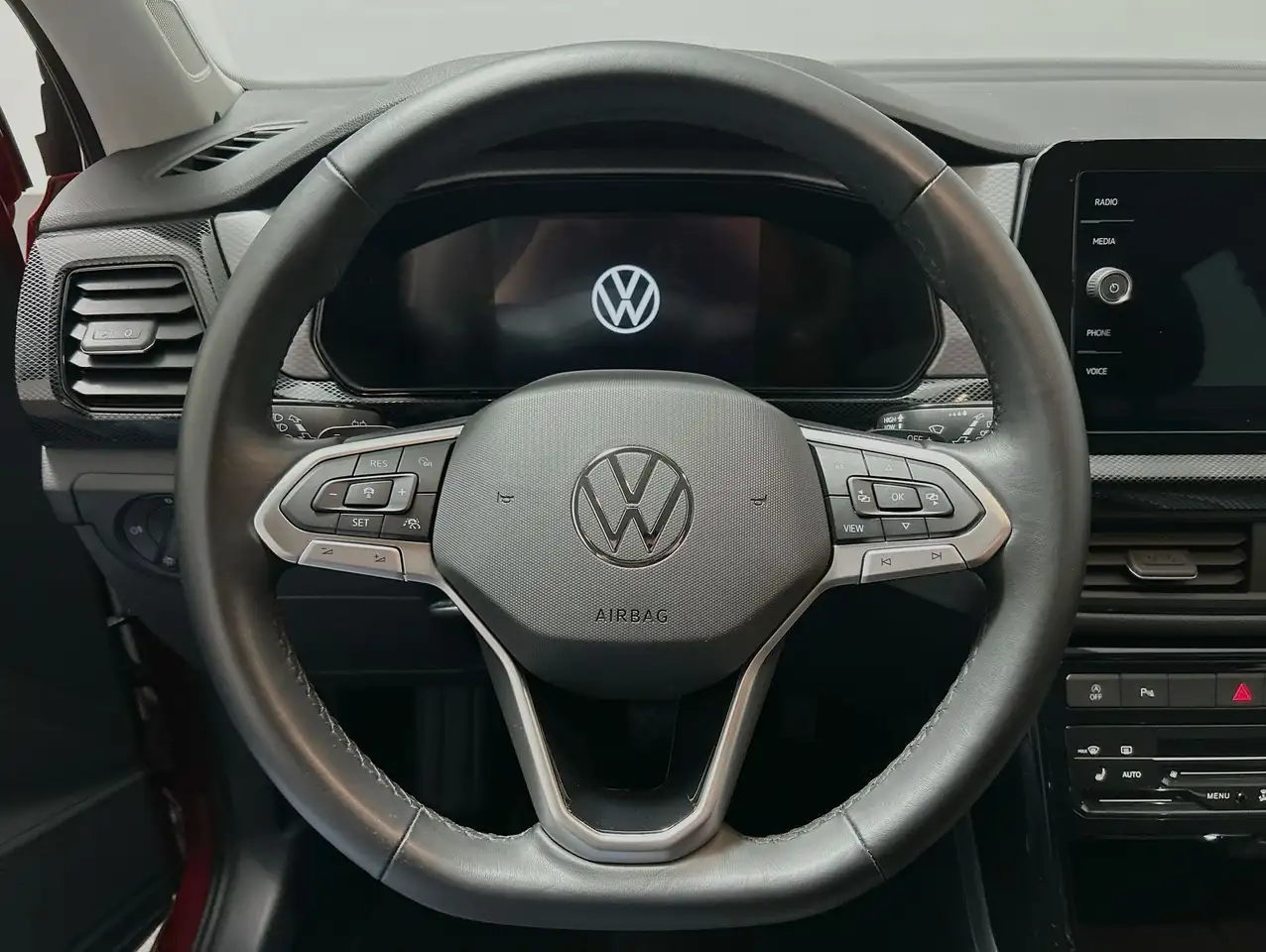 Volkswagen T-Cross 1.0 TSI DSG Life 9