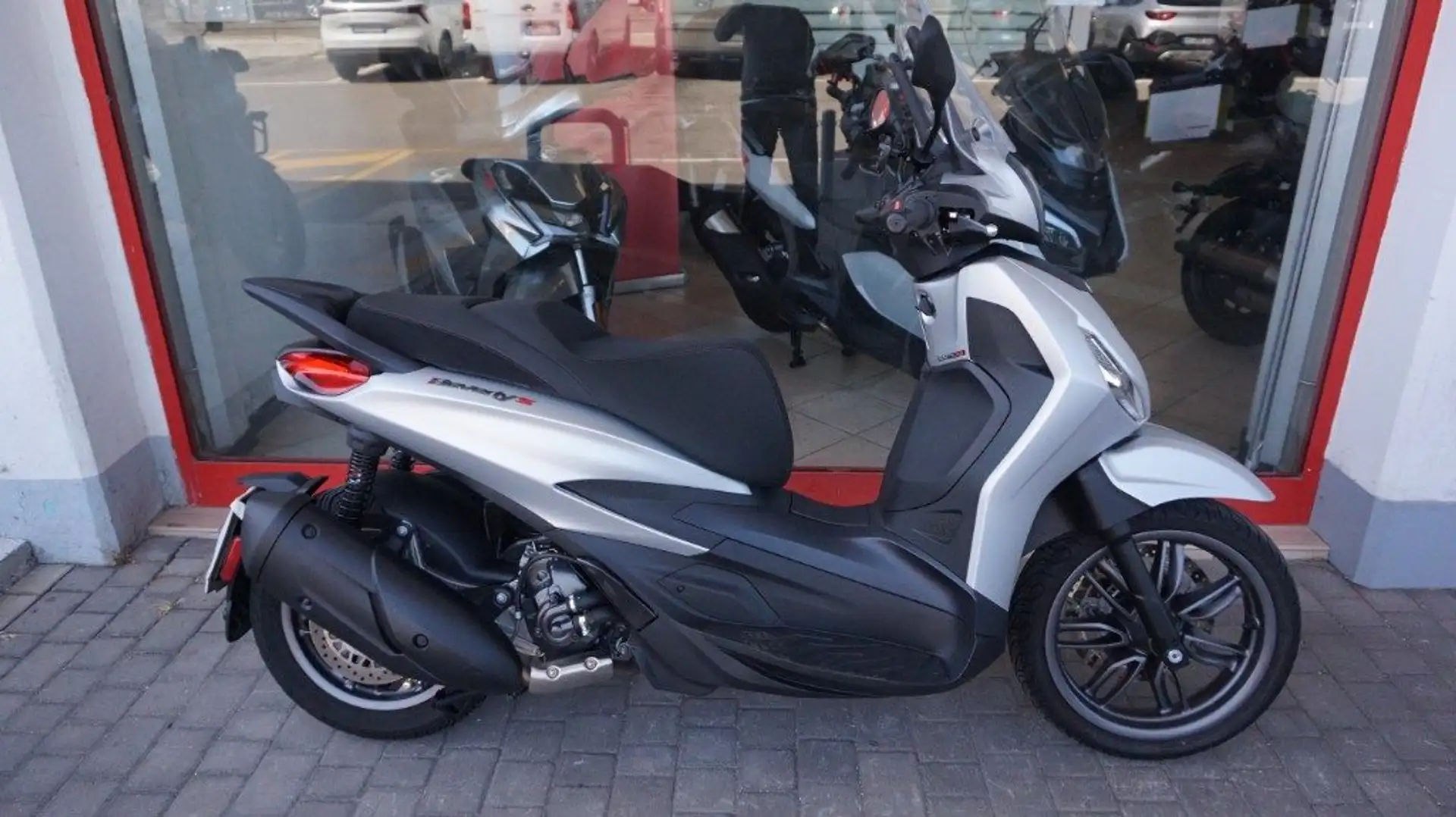 Piaggio Beverly 300 i.e. S Grau - 1
