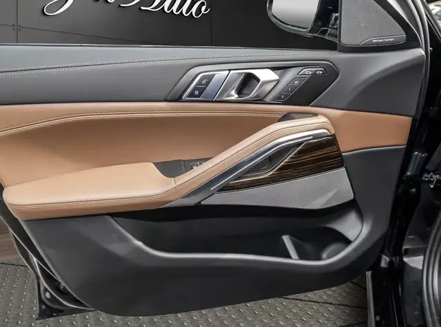 BMW X6 view 13