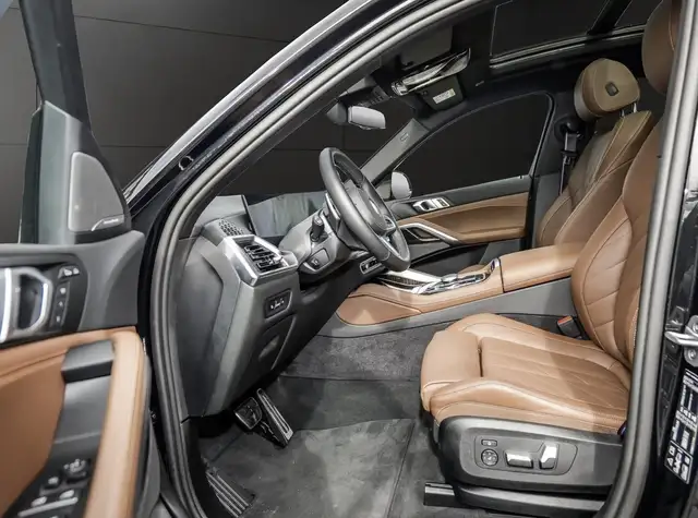 BMW X6 view 6