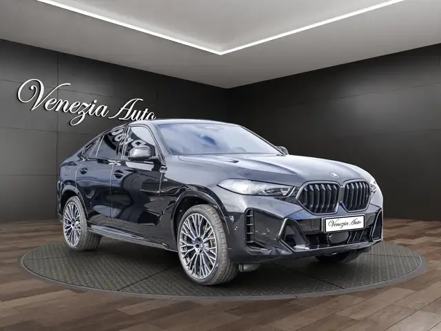 BMW X6 view 12