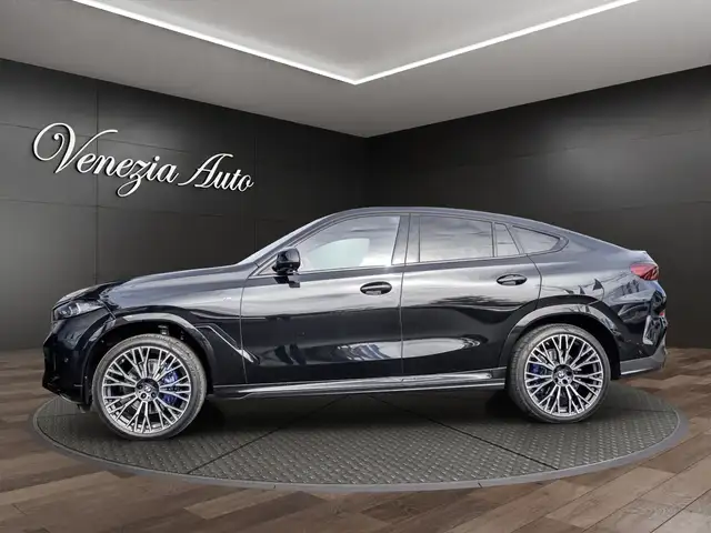 BMW X6 view 3