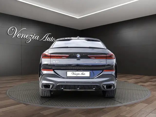 BMW X6 view 5