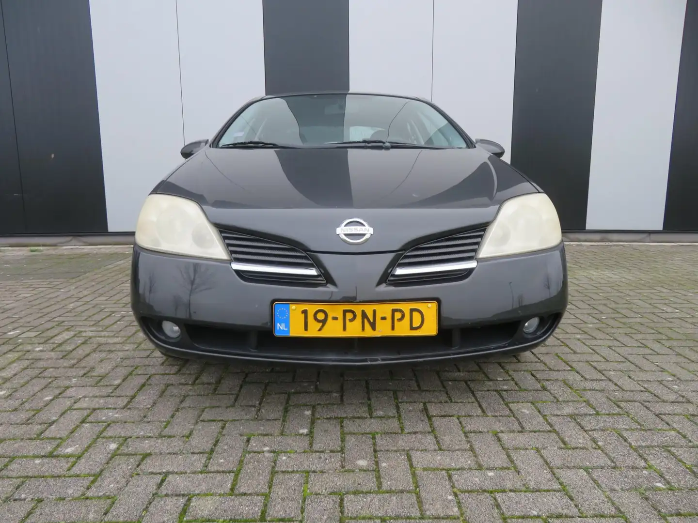 Nissan Primera 1.8 Visia Schwarz - 2