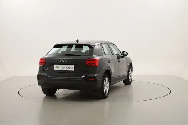 Audi Q2 view 5
