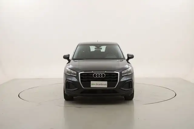 Audi Q2 view 8