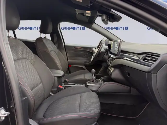 Ford Focus view 15