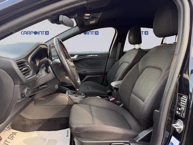 Ford Focus view 9