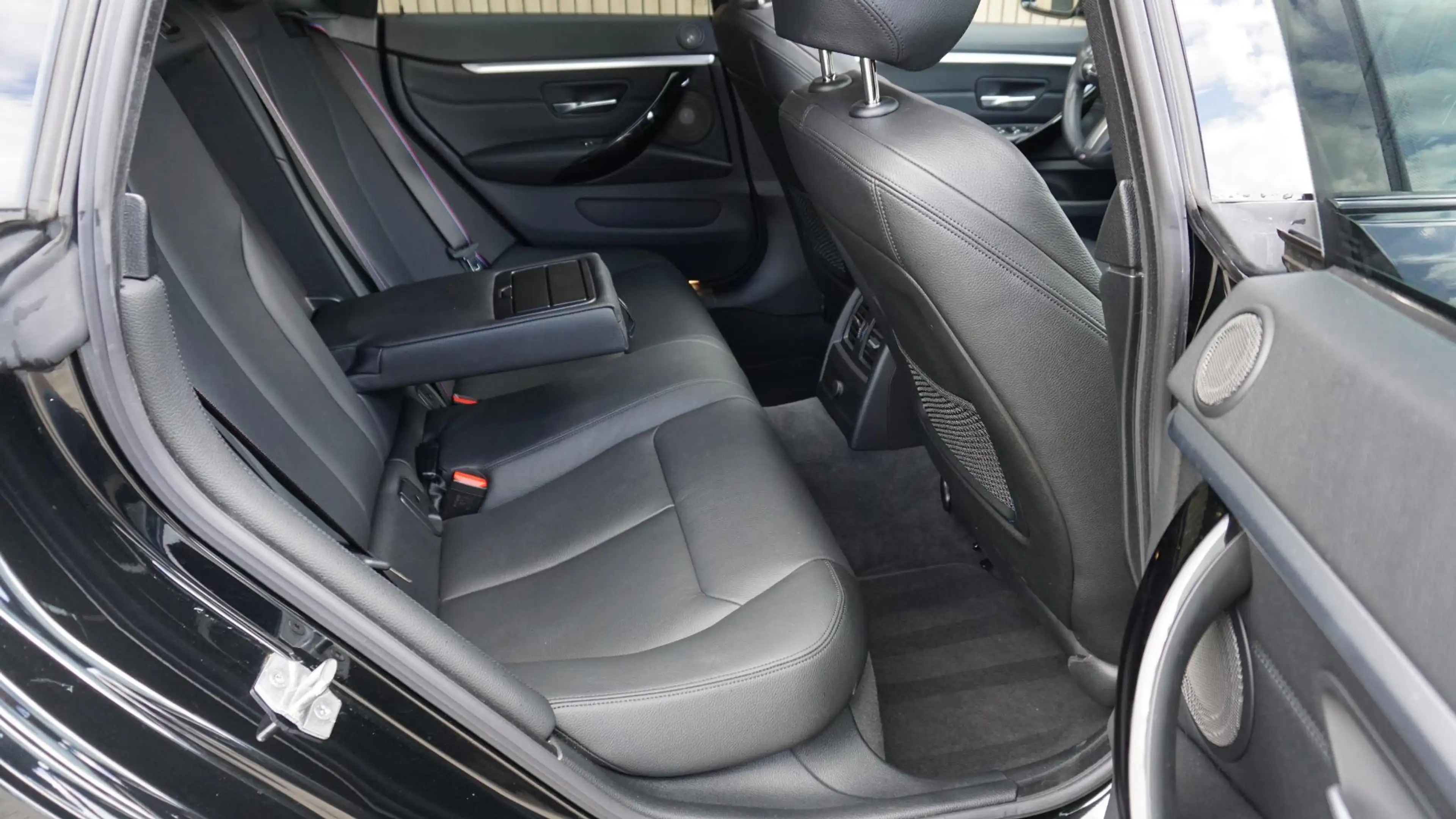 BMW 418 4-serie Gran Coupé 418i 136PK M-Sport Shadow Line — photo 33