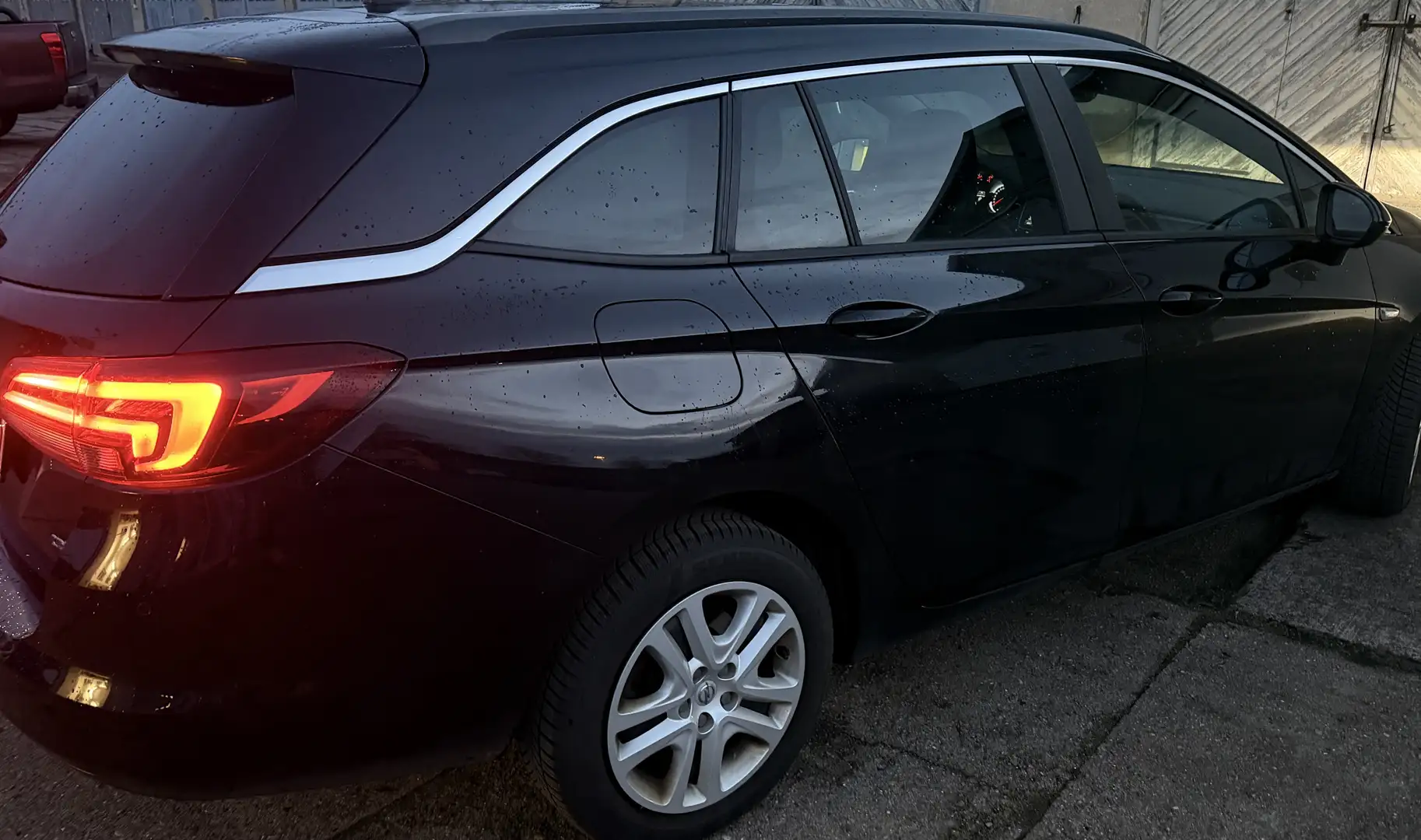 Opel Astra Edition Schwarz - 2