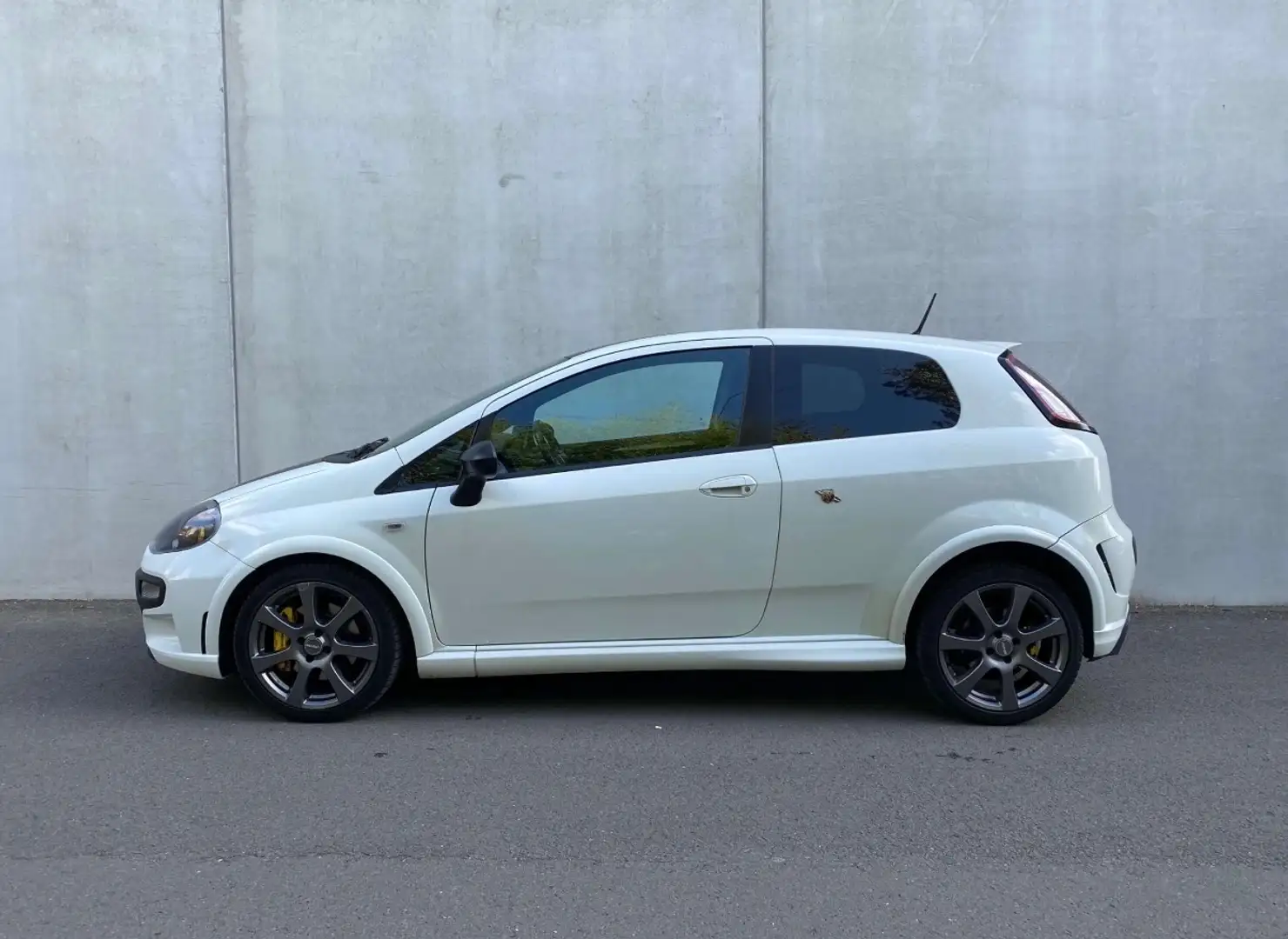 Fiat Punto Evo Punto EVO 1.4i (132kw) / baquets / Clim .. Blanc - 1
