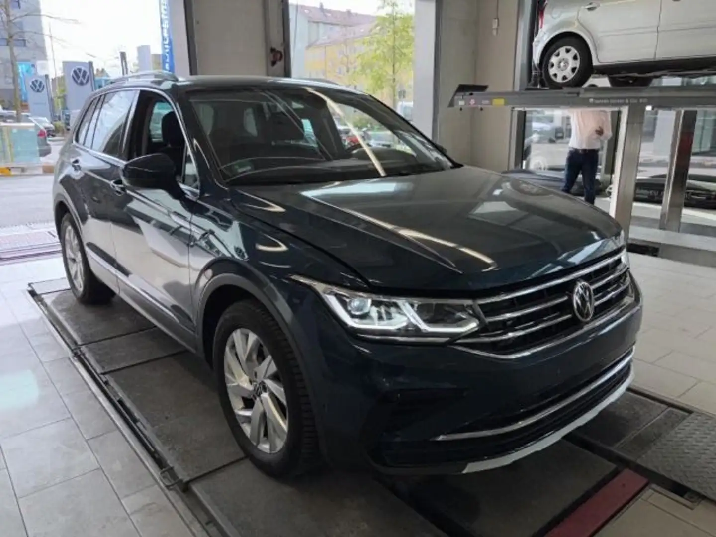 Volkswagen Tiguan 1.5 TSI DSG ELEGANCE IQ VIRTUAL NAVI AHK Blau - 2