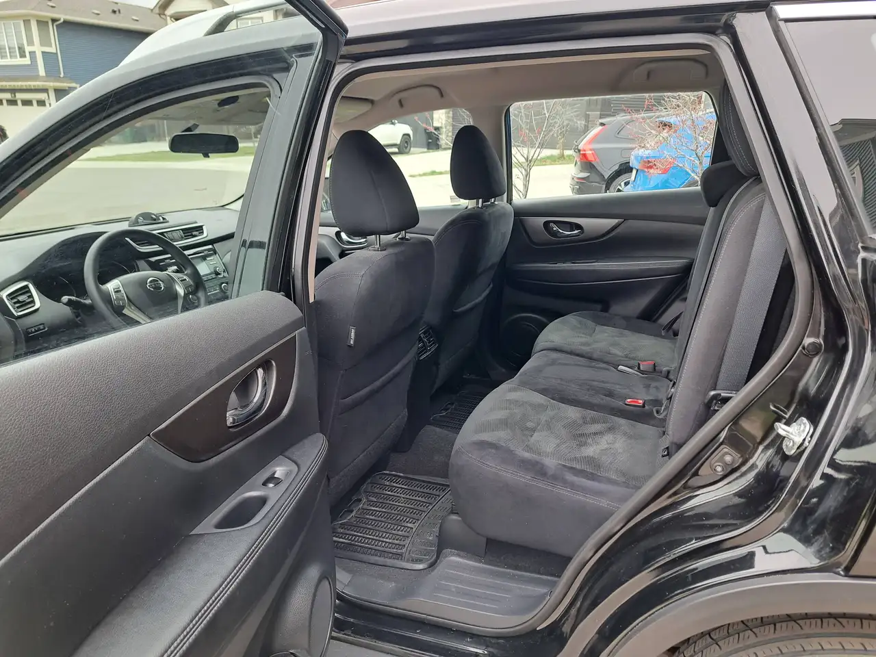 Nissan Rogue снимка Nissan Rogue