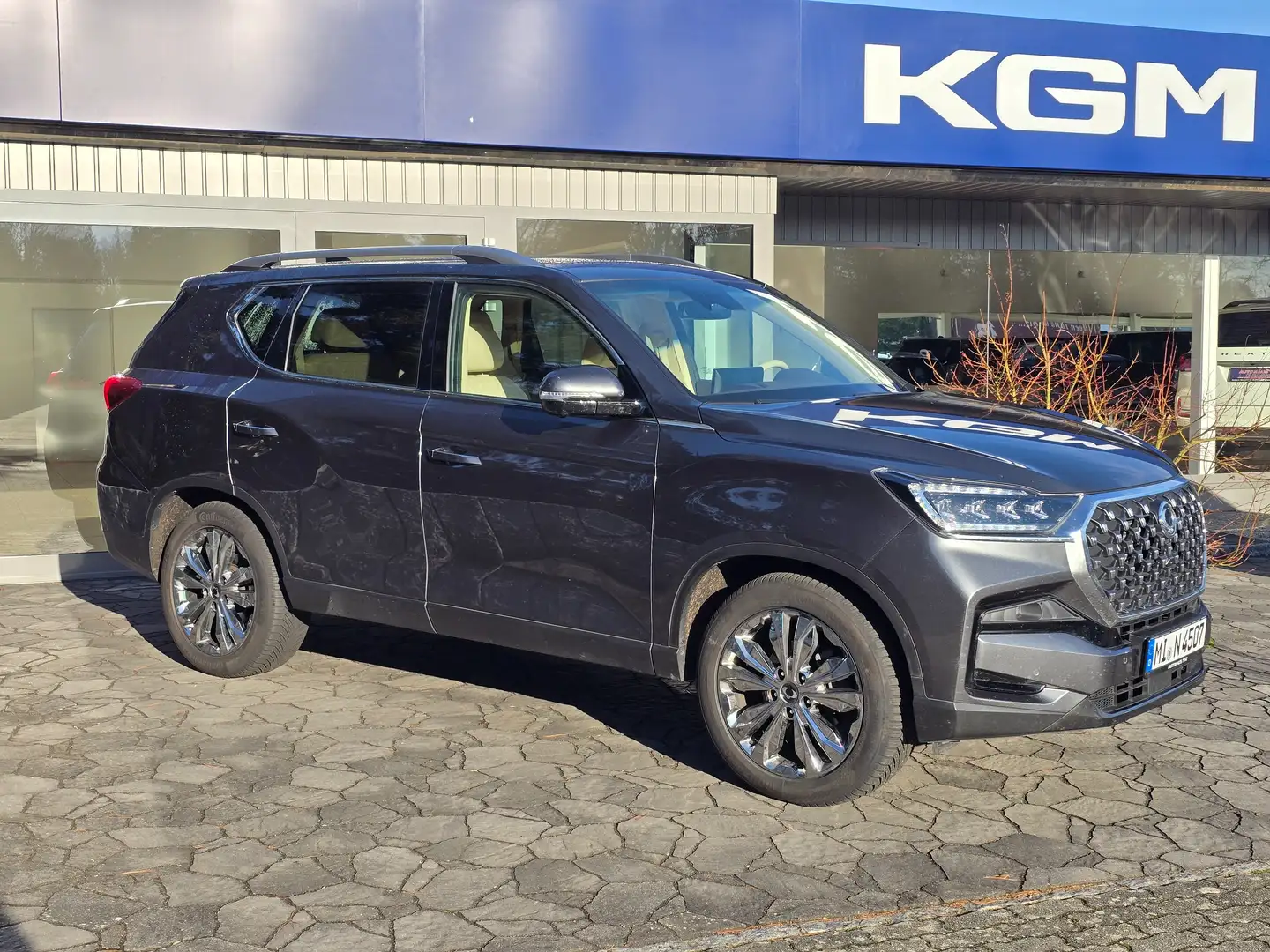 KGM Rexton Lux Grau - 1