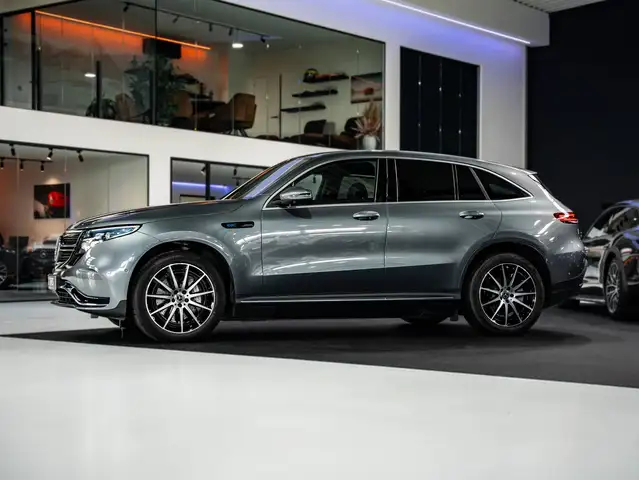Mercedes-Benz EQC view 2