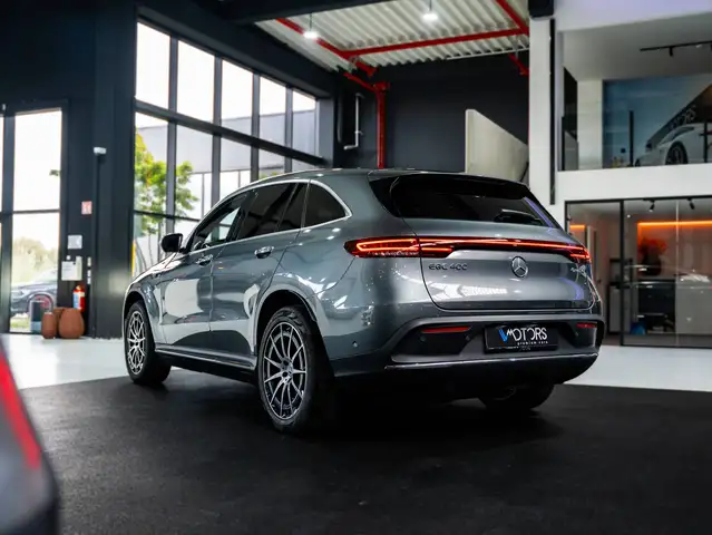 Mercedes-Benz EQC view 3