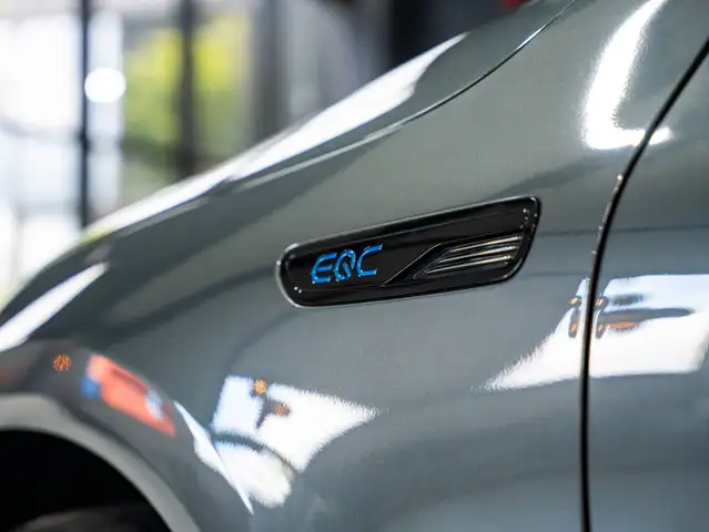 Mercedes-Benz EQC view 11