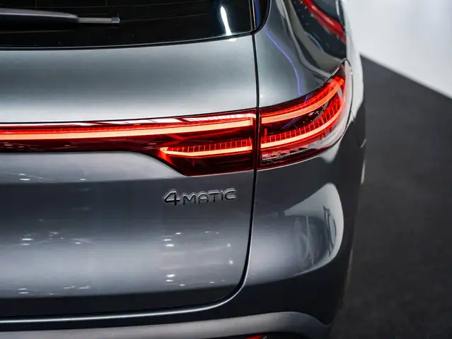 Mercedes-Benz EQC view 9