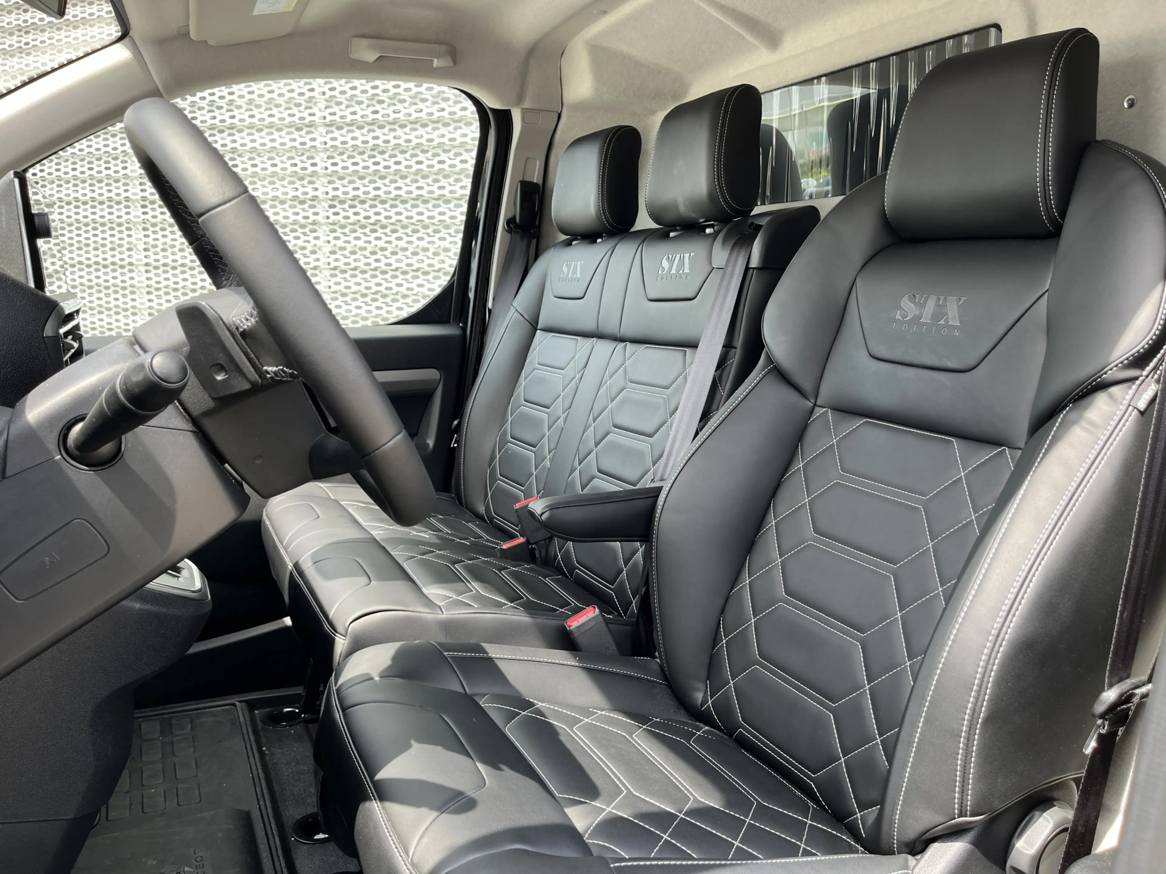 Peugeot e-Expert 75 kWh L3 STX | Leder | Camera | Stoelverwarming | — photo 14
