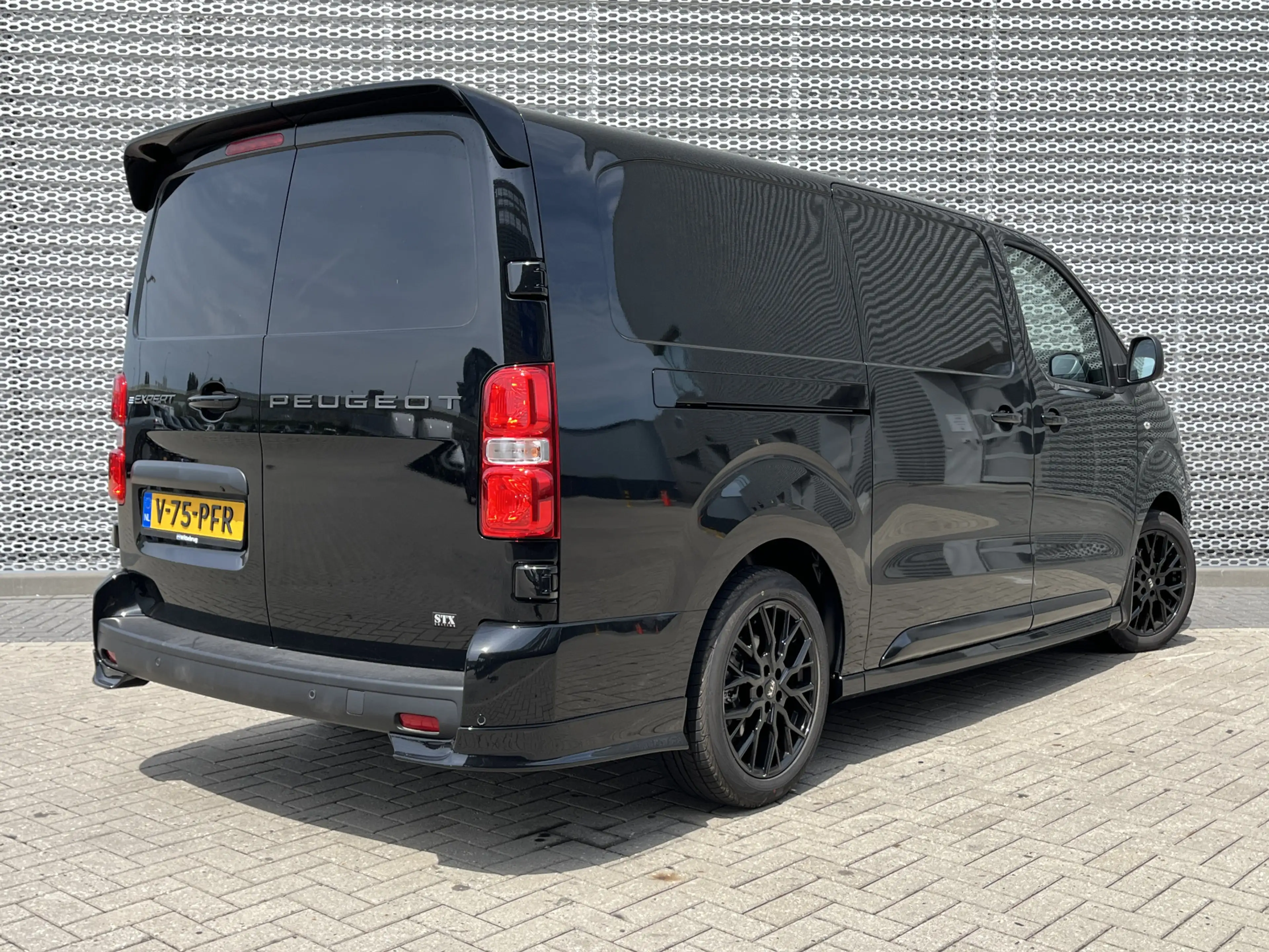 Peugeot e-Expert 75 kWh L3 STX | Leder | Camera | Stoelverwarming | — photo 9