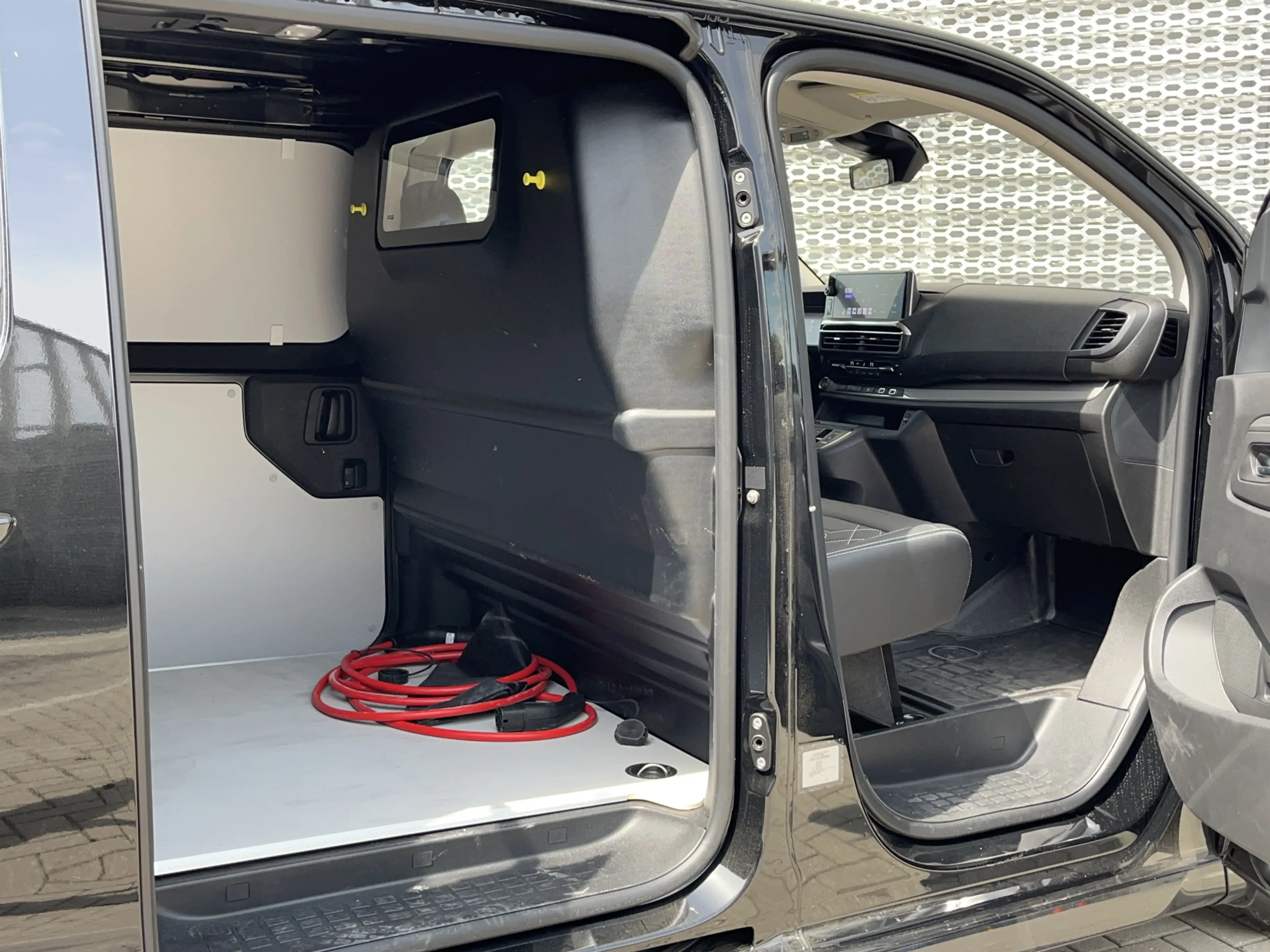 Peugeot e-Expert 75 kWh L3 STX | Leder | Camera | Stoelverwarming | — photo 11