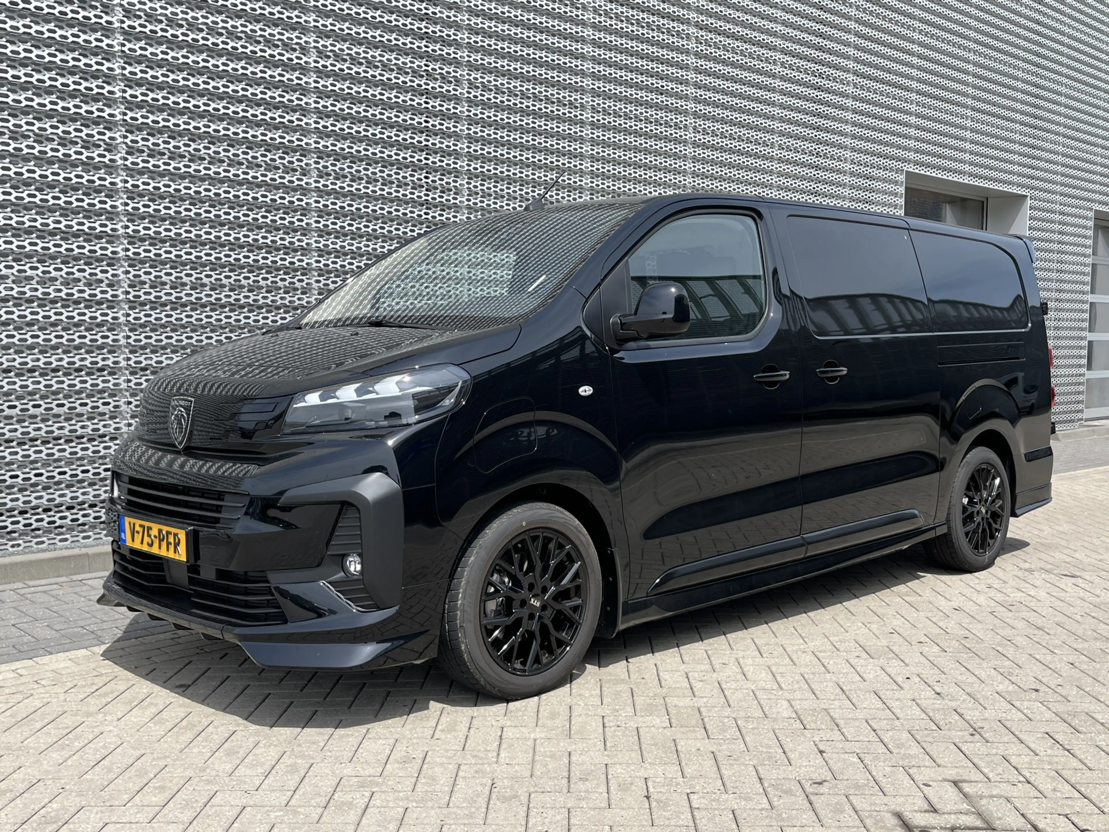 Peugeot e-Expert 75 kWh L3 STX | Leder | Camera | Stoelverwarming | — photo 5