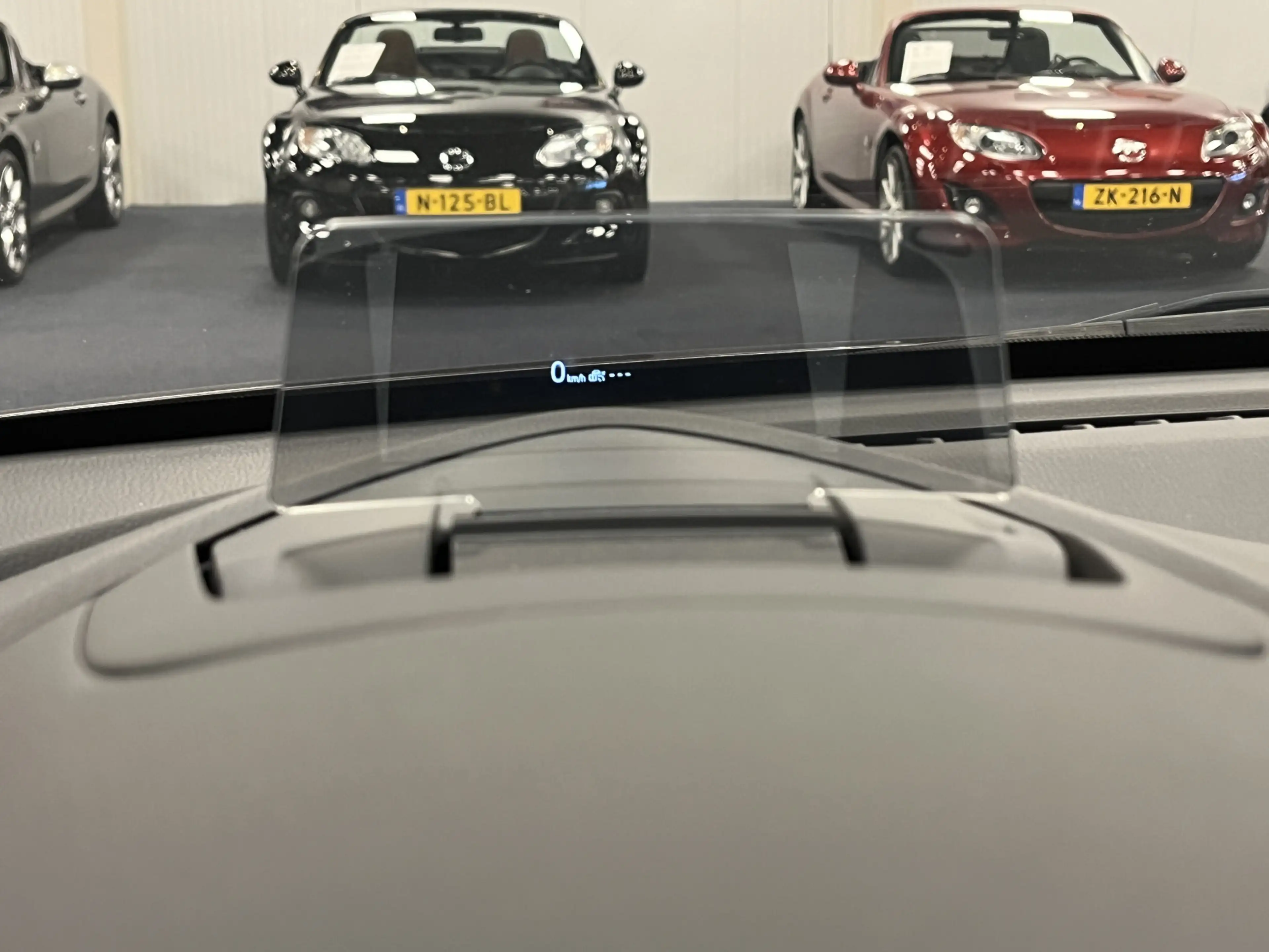 Mazda 2 1.5i SkyActiv-G Signature 90PK Leder Navi DAB+ App — photo 25
