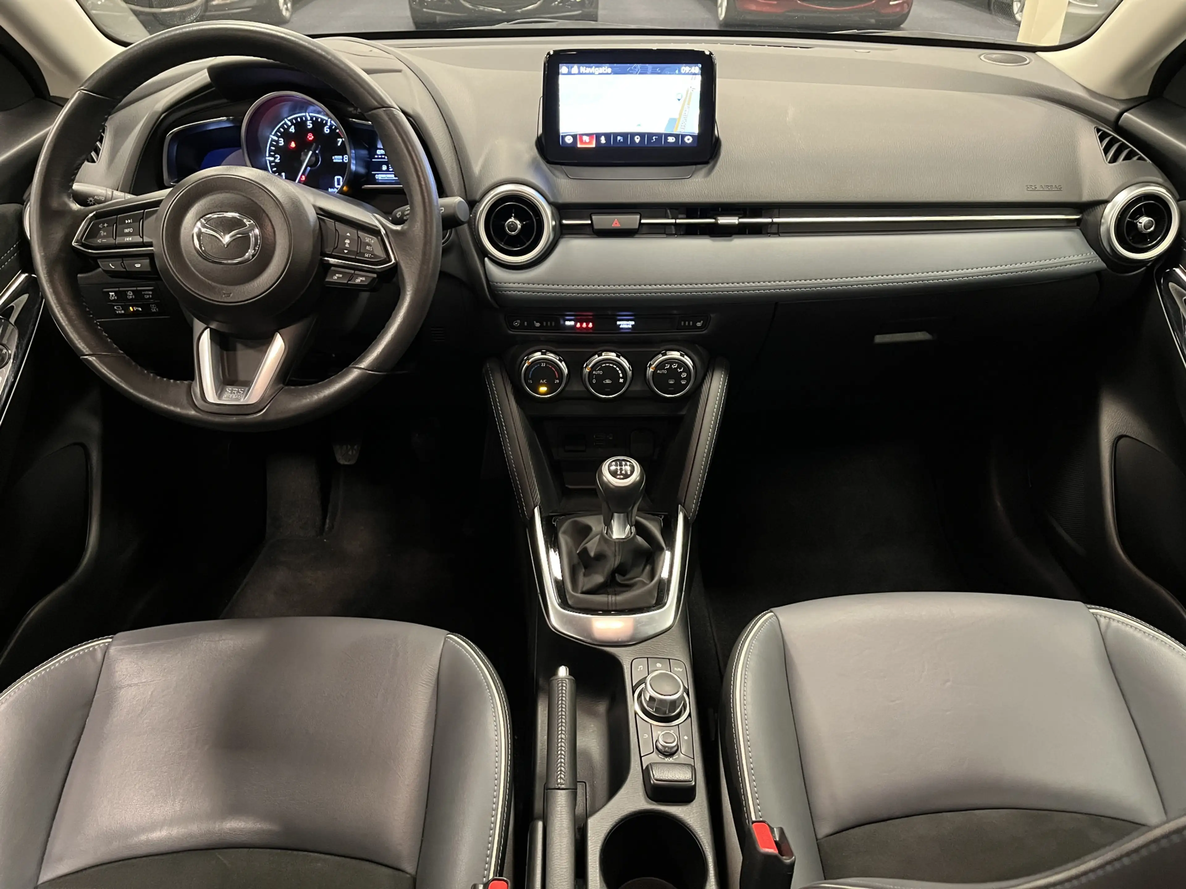 Mazda 2 1.5i SkyActiv-G Signature 90PK Leder Navi DAB+ App — photo 14