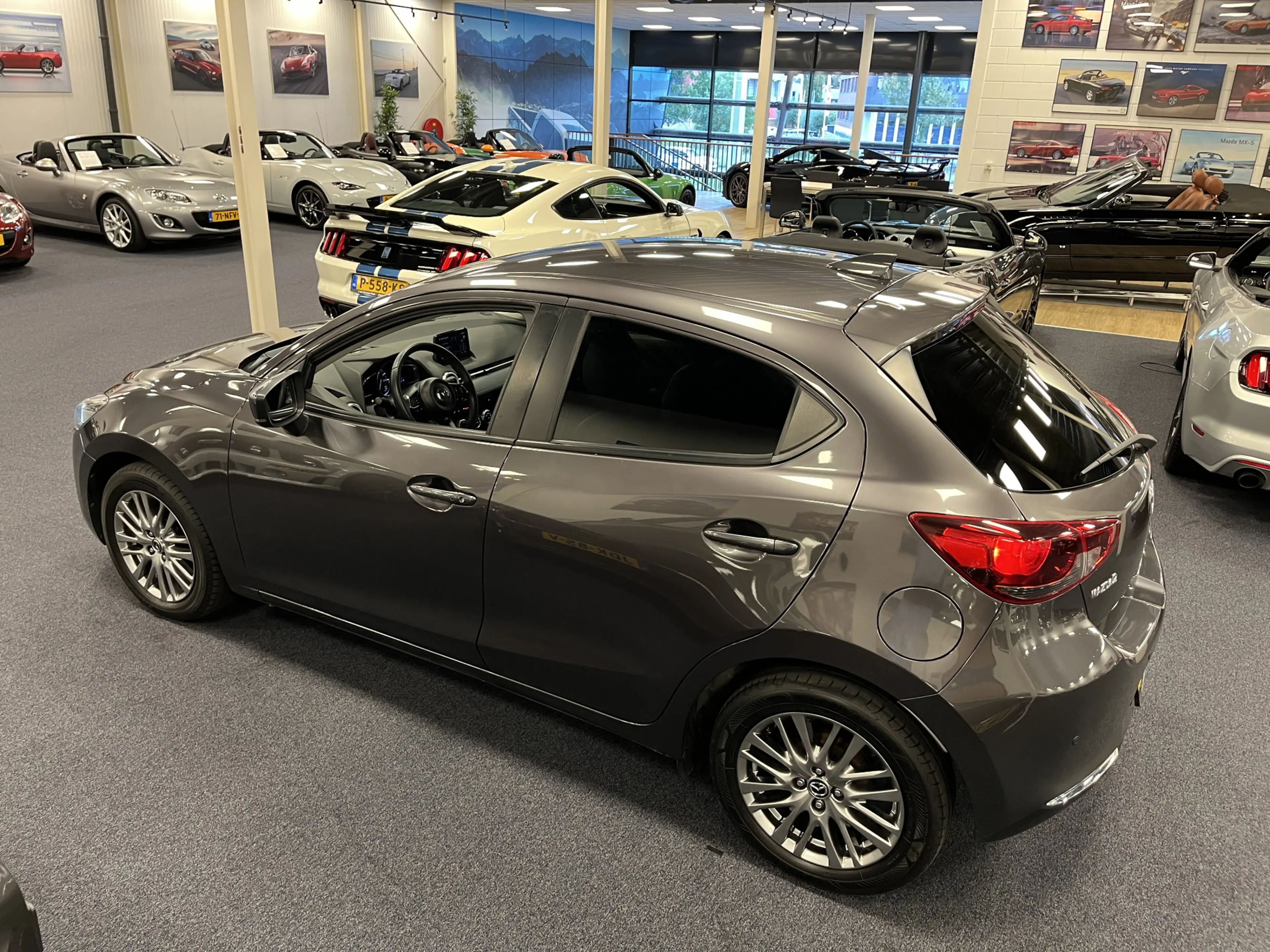 Mazda 2 1.5i SkyActiv-G Signature 90PK Leder Navi DAB+ App — photo 13