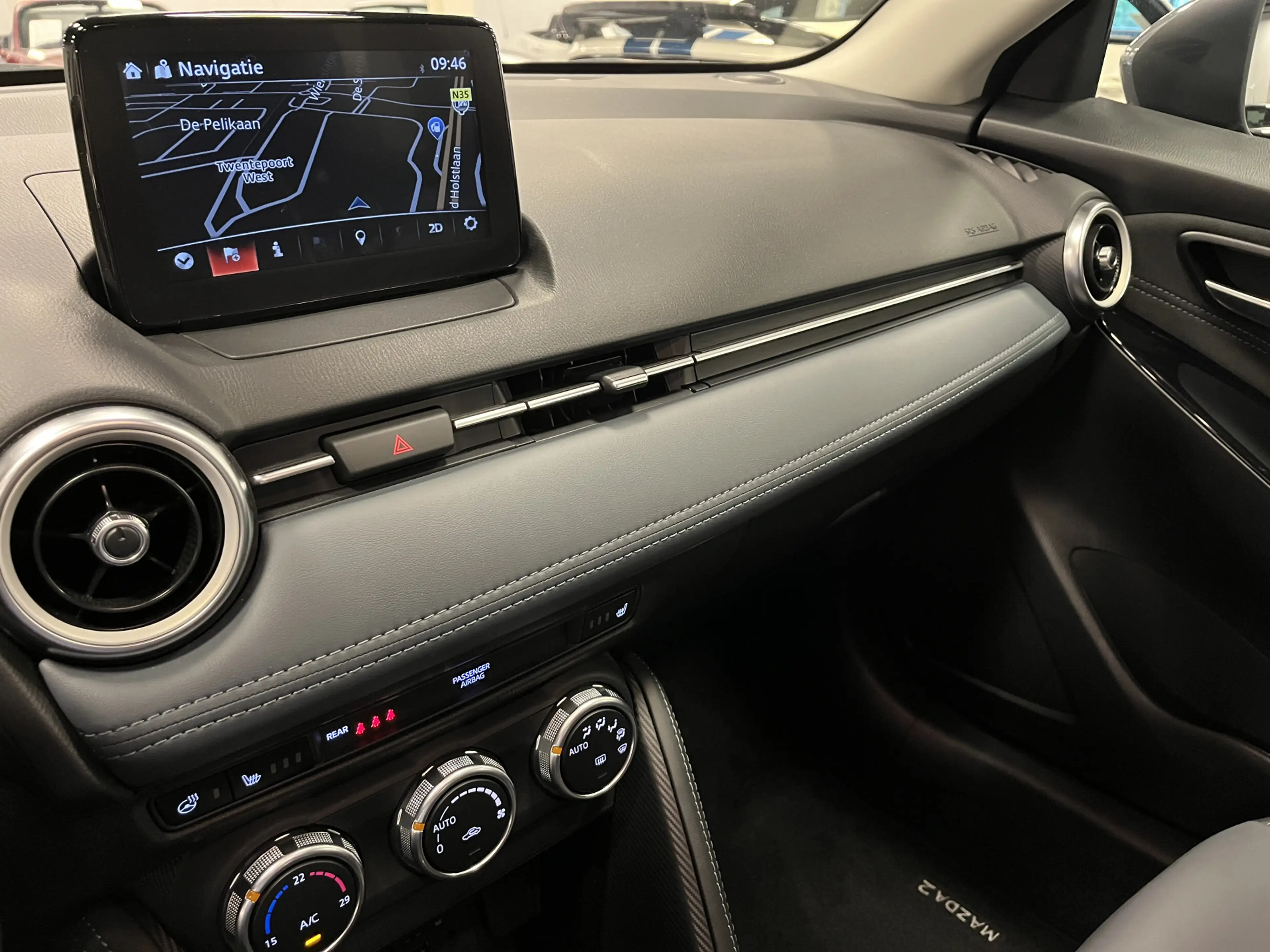 Mazda 2 1.5i SkyActiv-G Signature 90PK Leder Navi DAB+ App — photo 48