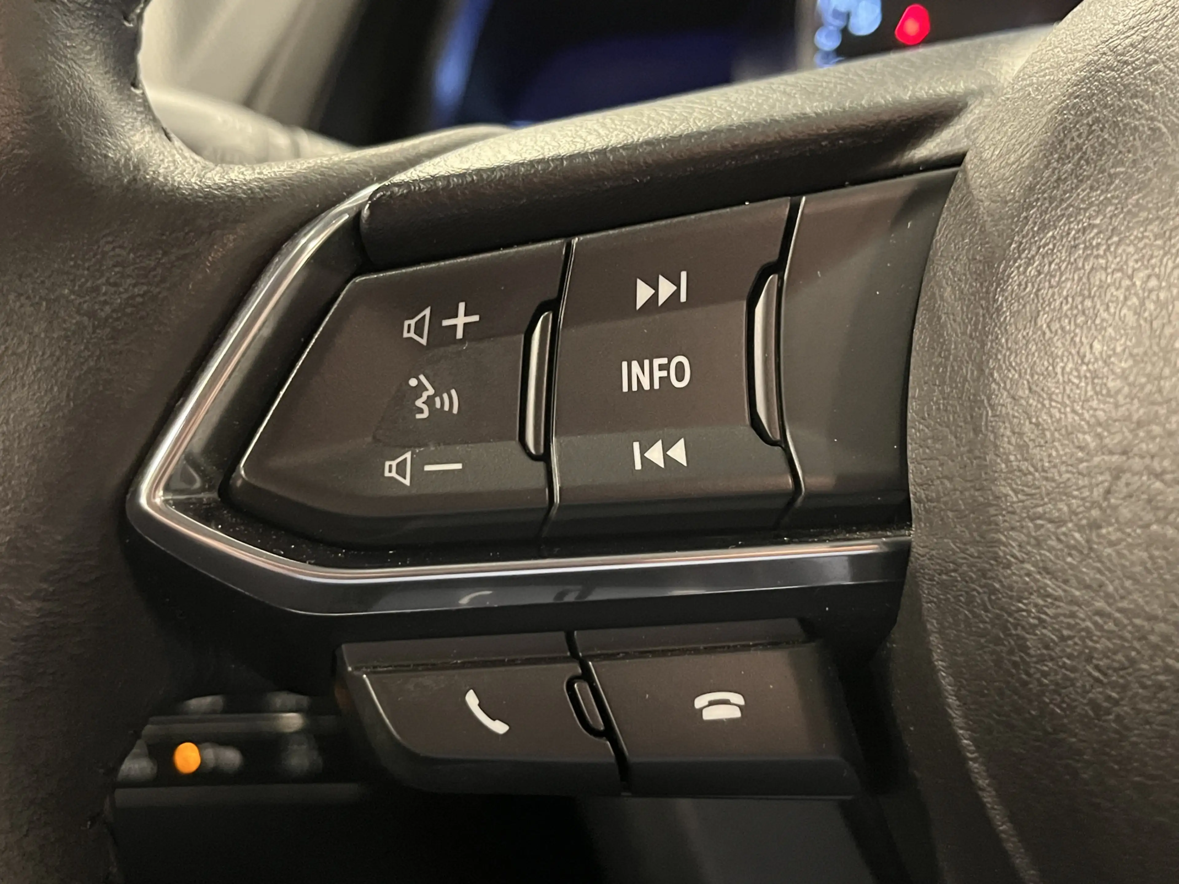Mazda 2 1.5i SkyActiv-G Signature 90PK Leder Navi DAB+ App — photo 45