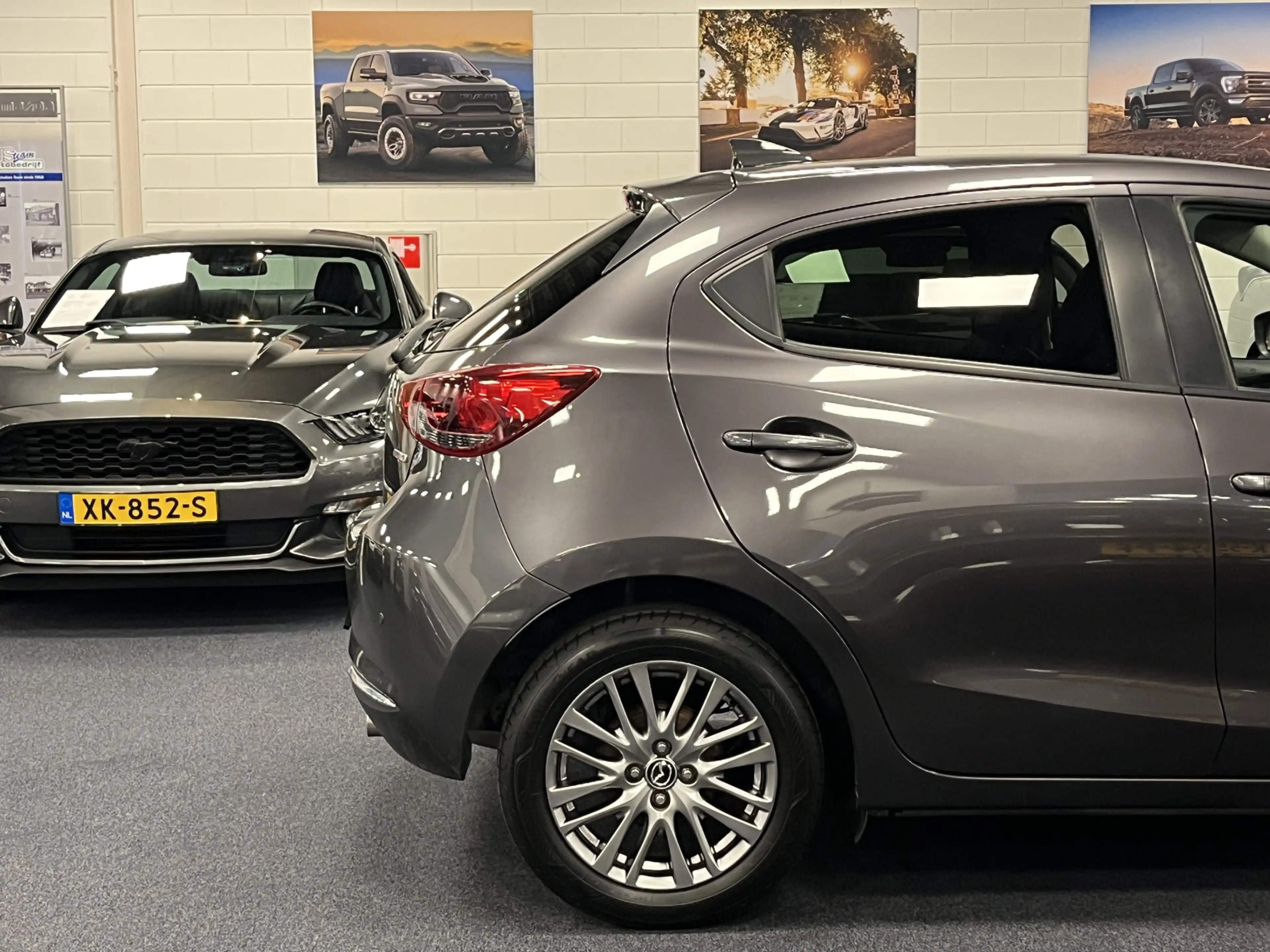 Mazda 2 1.5i SkyActiv-G Signature 90PK Leder Navi DAB+ App — photo 36