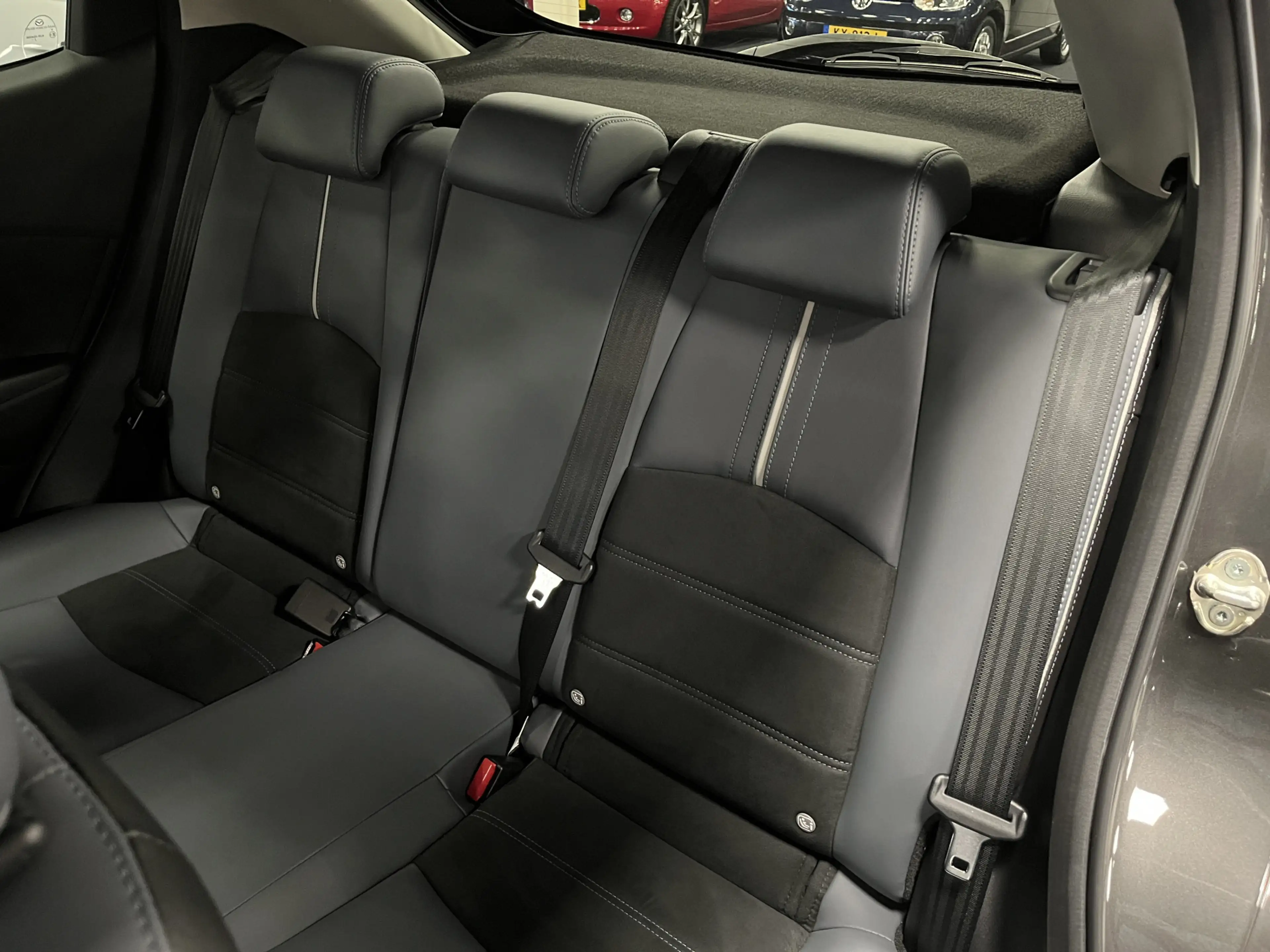 Mazda 2 1.5i SkyActiv-G Signature 90PK Leder Navi DAB+ App — photo 21