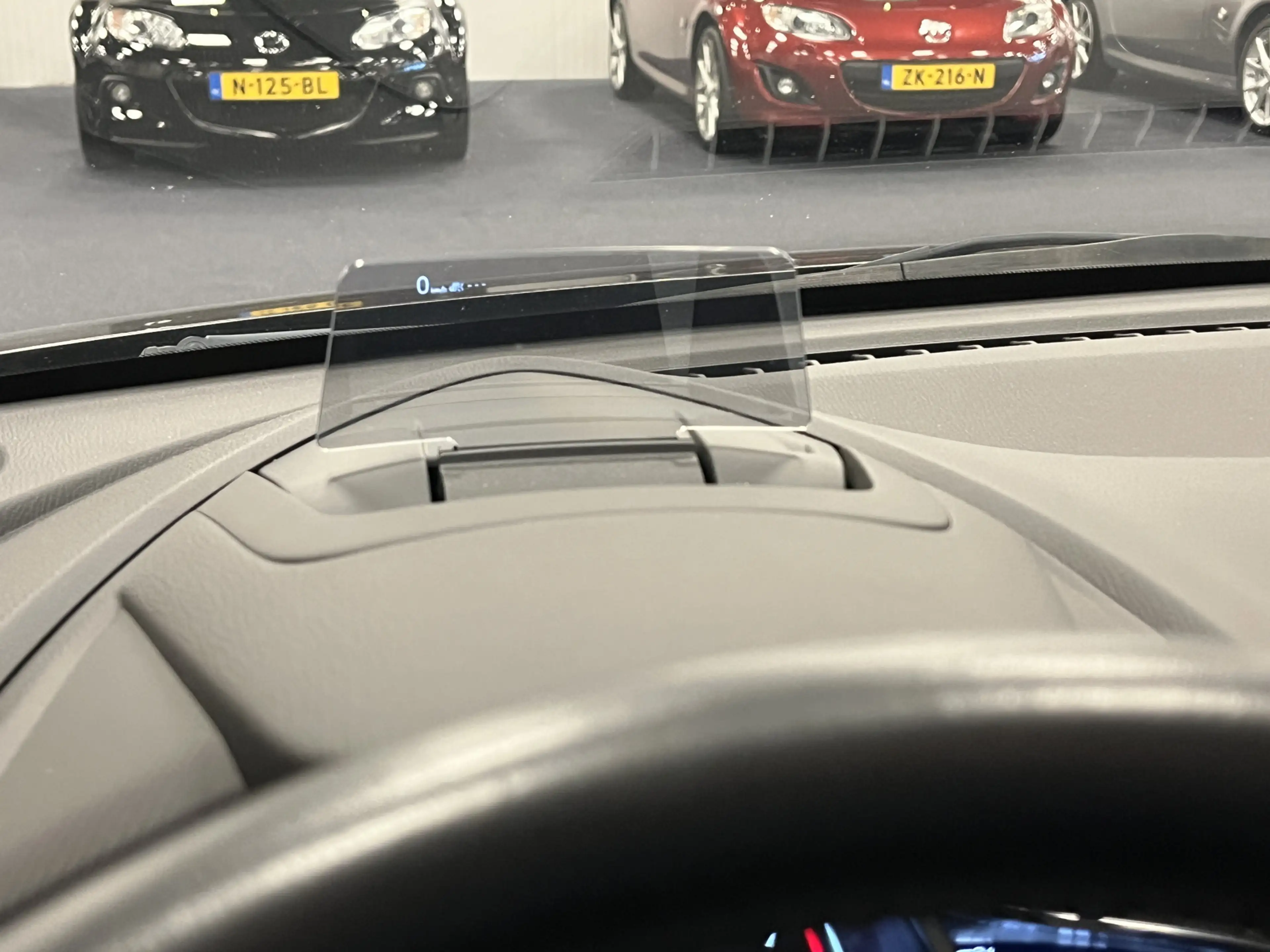 Mazda 2 1.5i SkyActiv-G Signature 90PK Leder Navi DAB+ App — photo 26