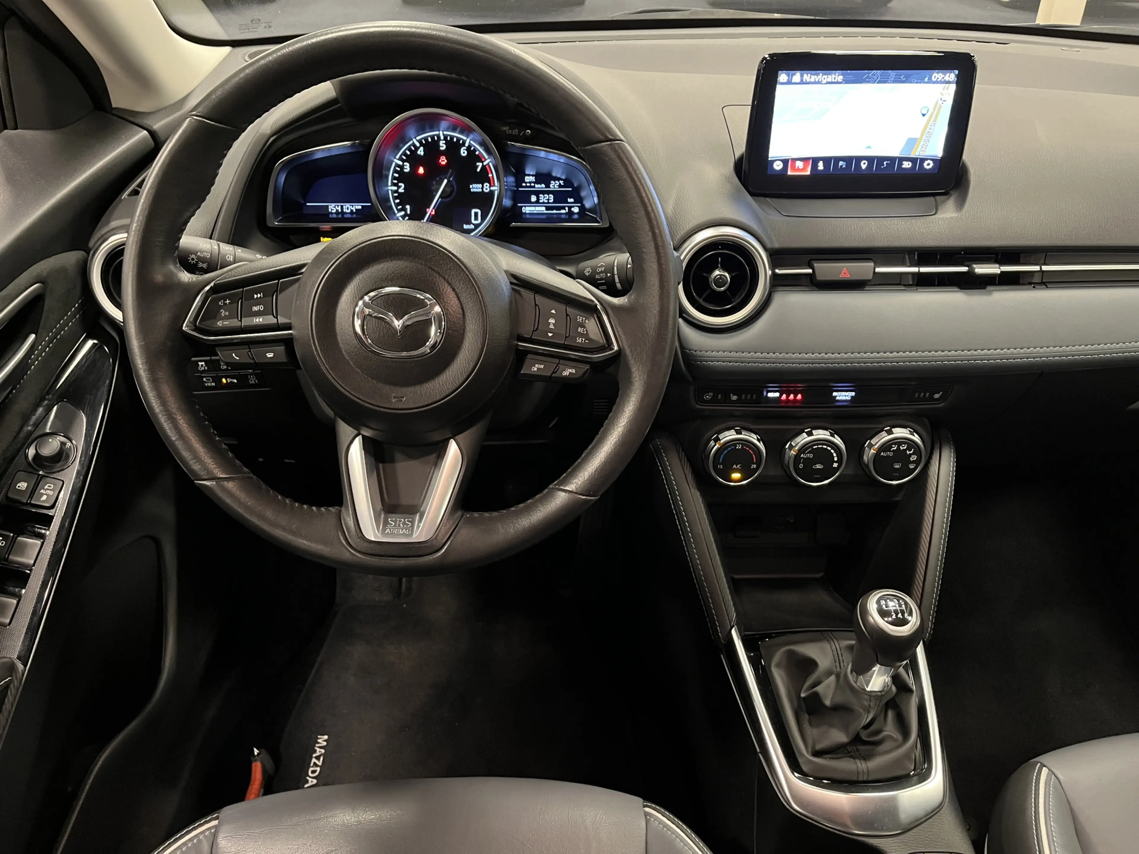 Mazda 2 1.5i SkyActiv-G Signature 90PK Leder Navi DAB+ App — photo 38