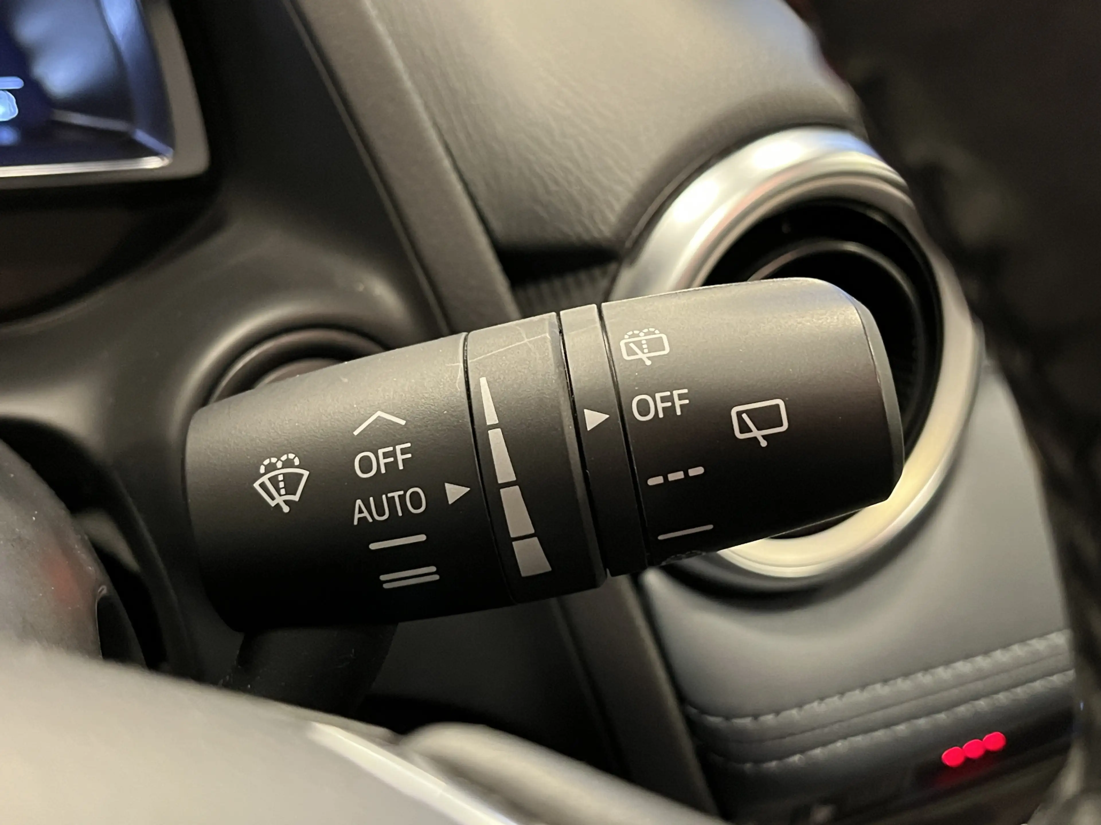 Mazda 2 1.5i SkyActiv-G Signature 90PK Leder Navi DAB+ App — photo 47