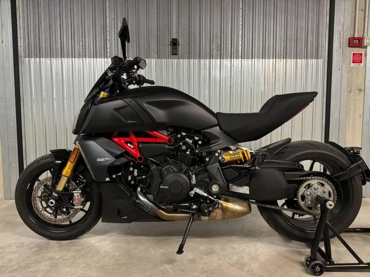 Ducati Diavel 1260 S Nero - 2