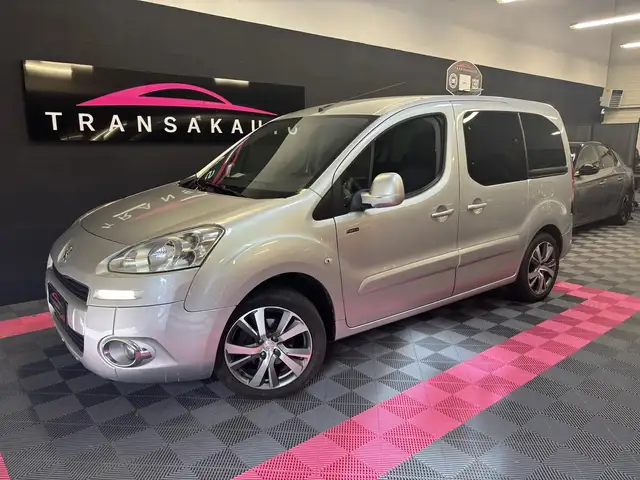 Peugeot Partner Family Active 1.6HDI 92CH Distribution OK 4 pneus neufs