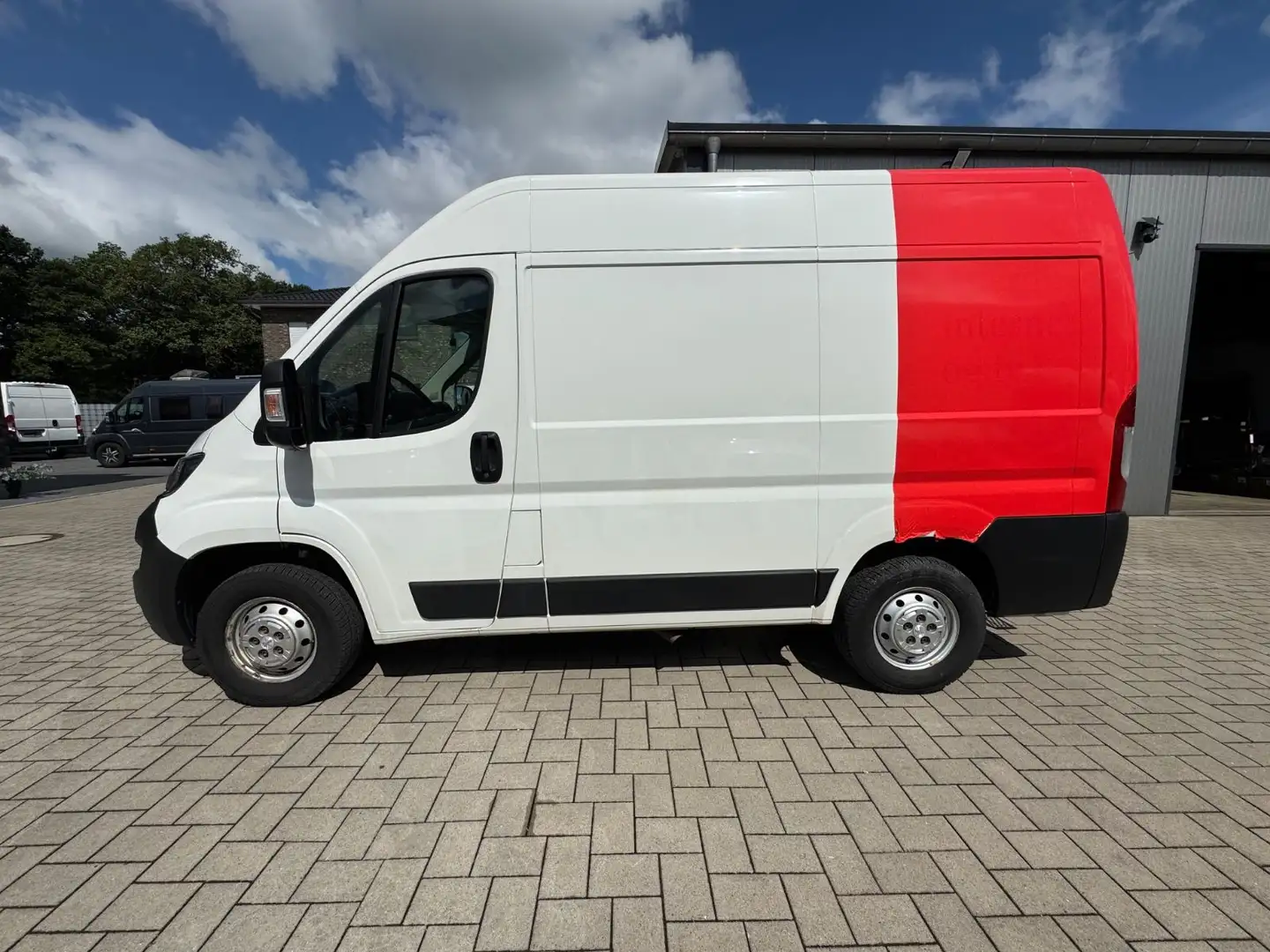 Peugeot Boxer Kasten 330 L1H2 Kamera/Standheizung/AHK Weiß - 2