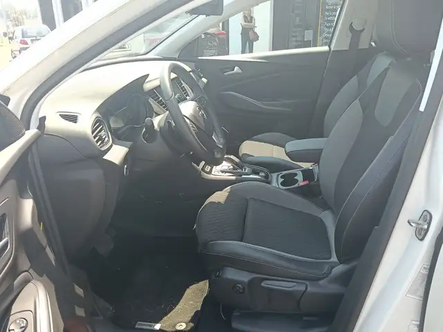 Opel Grandland view 11