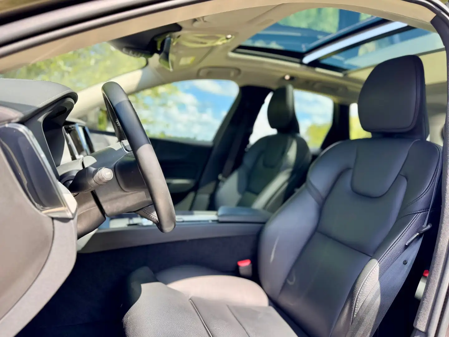 Volvo XC60 2.0 Recharge T6 AWD Inscription Harman/Kardon Lede Grijs - 2