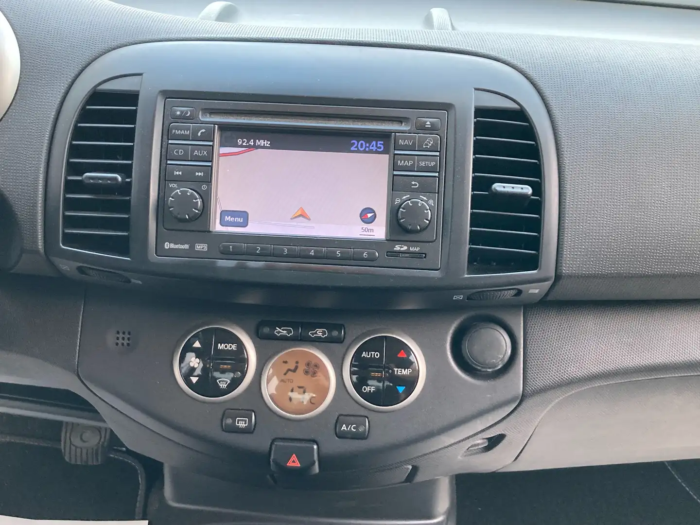 Nissan Micra 1.4 benzine 2010 met 98000km*GPS*PARKEERSENSOR* Grijs - 2