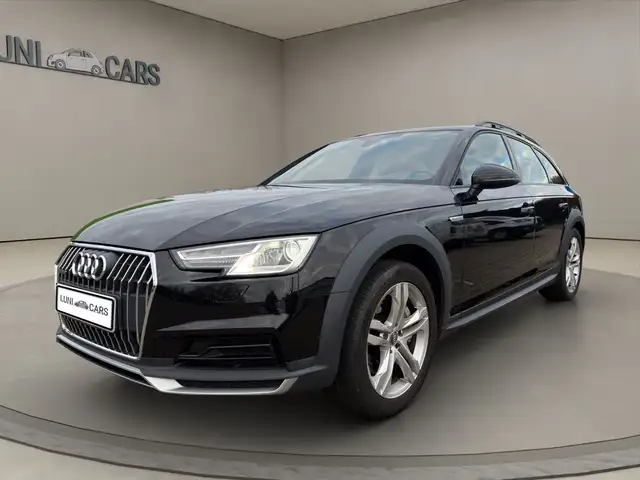 Audi A4 allroad quattro 45 TFSI Aut/ Xenon / Kamera