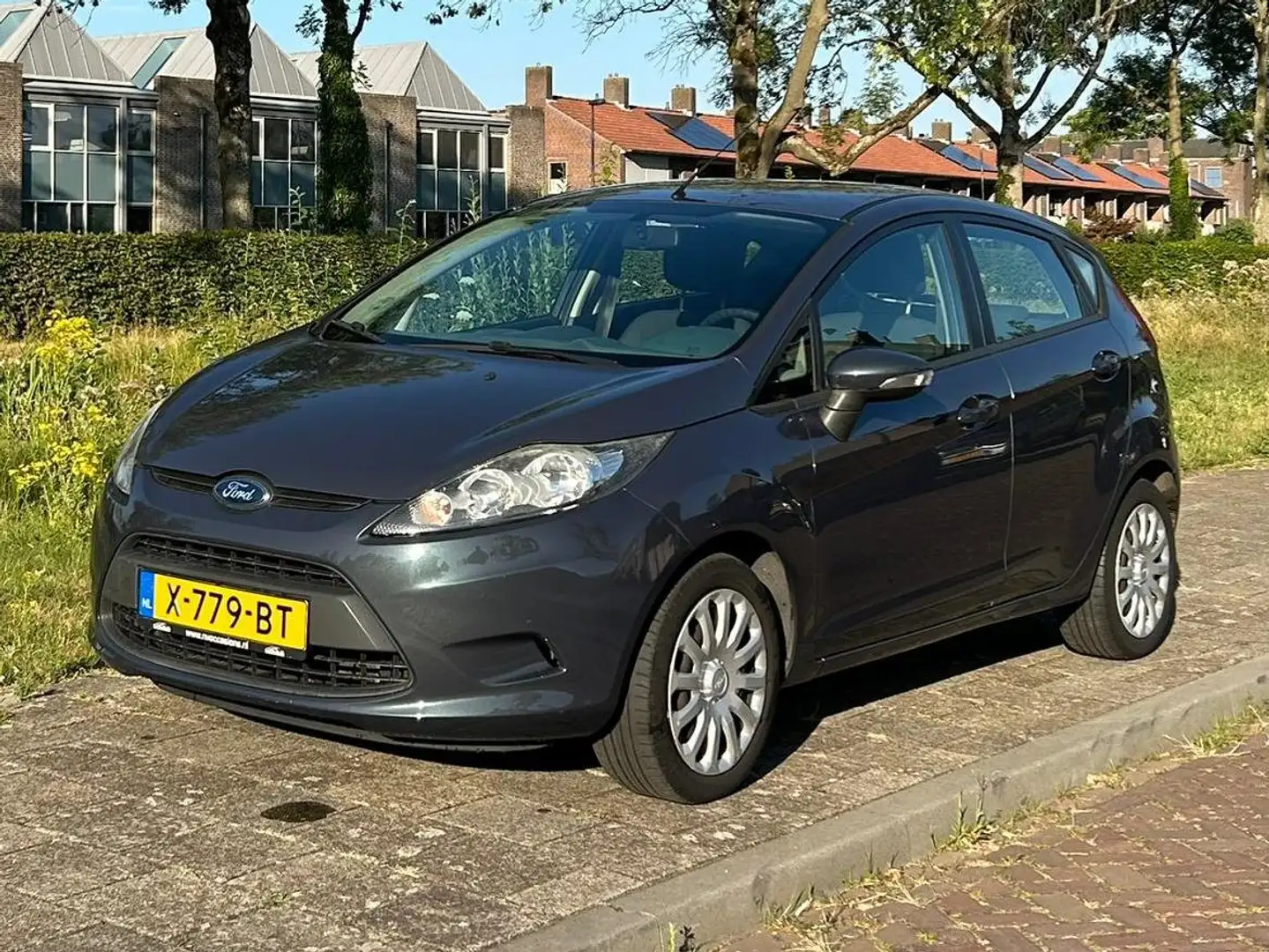 Ford Fiesta Fiesta 1.25 Trend Grijs - 1