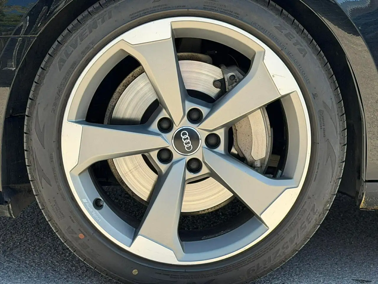 Audi A4 снимка Audi A4