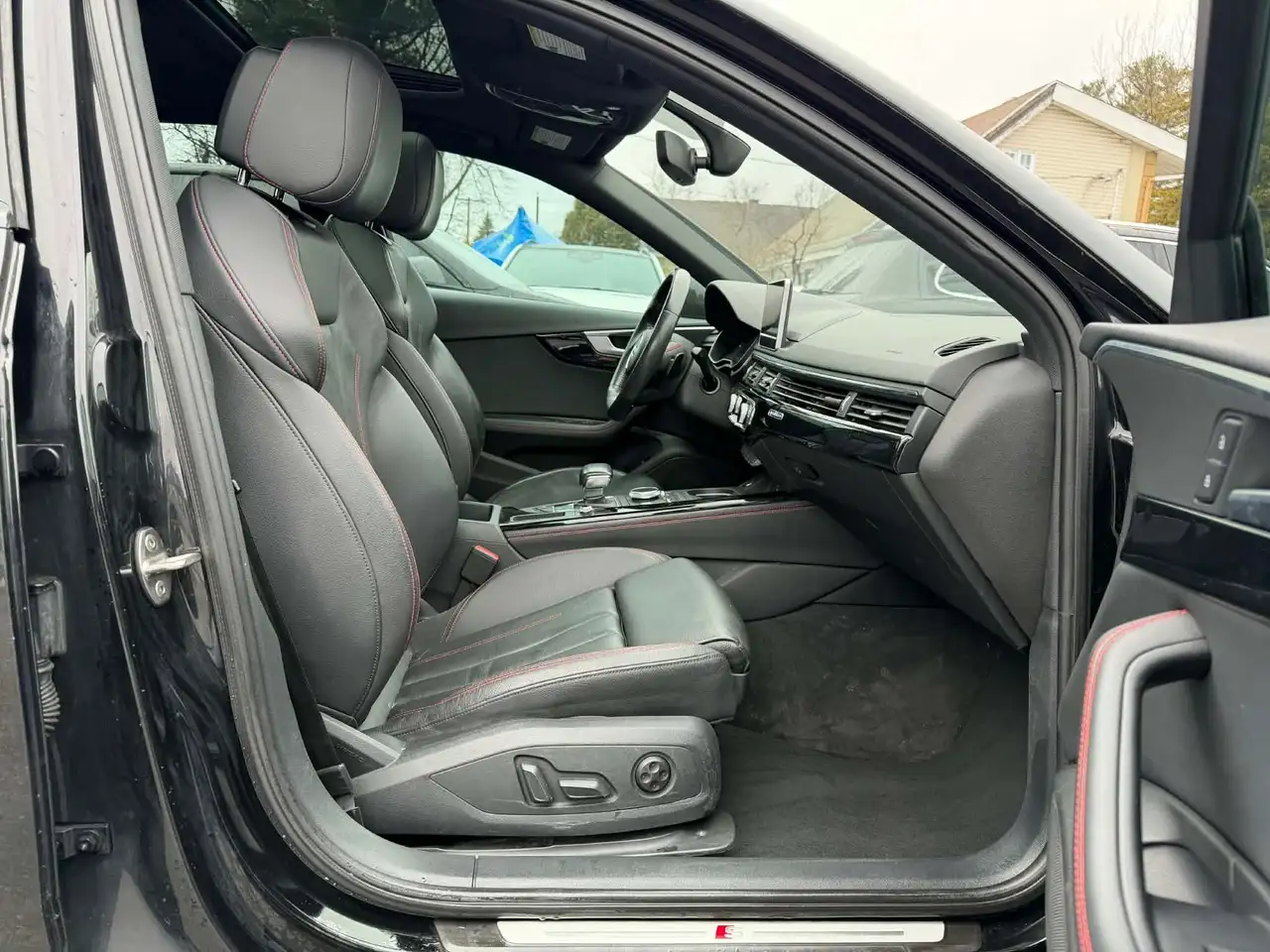 Audi A4 снимка Audi A4