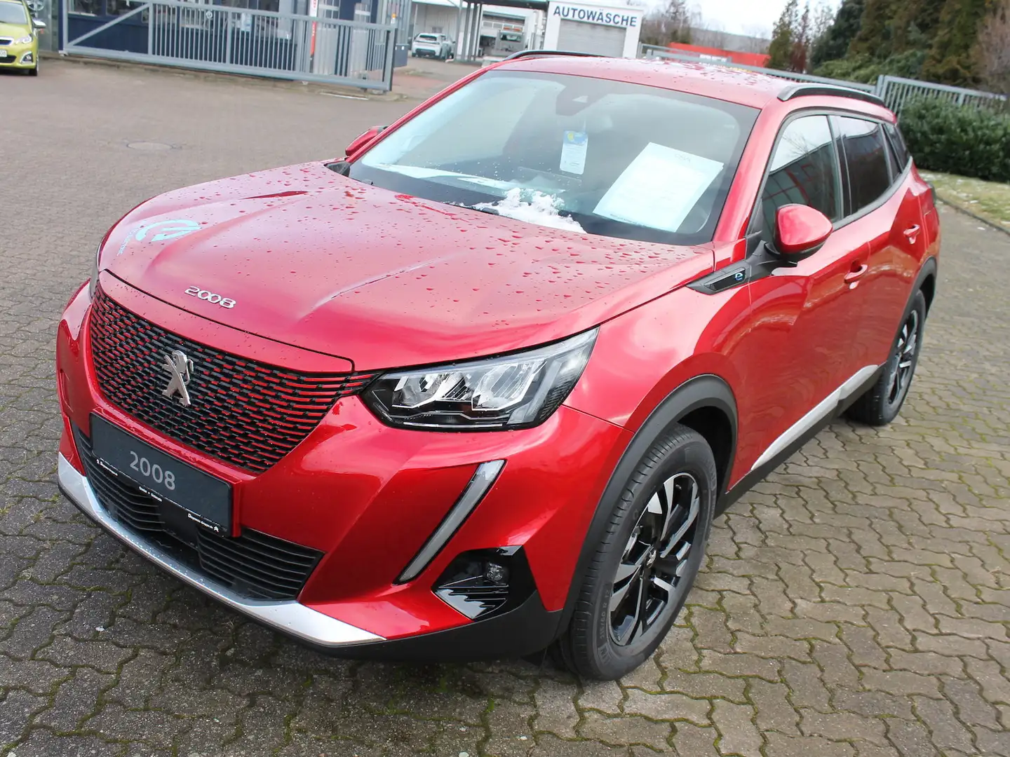 Peugeot e-2008 Allure Pack 136 ´´ Navi/ Shzg/ Winterräder Rouge - 2