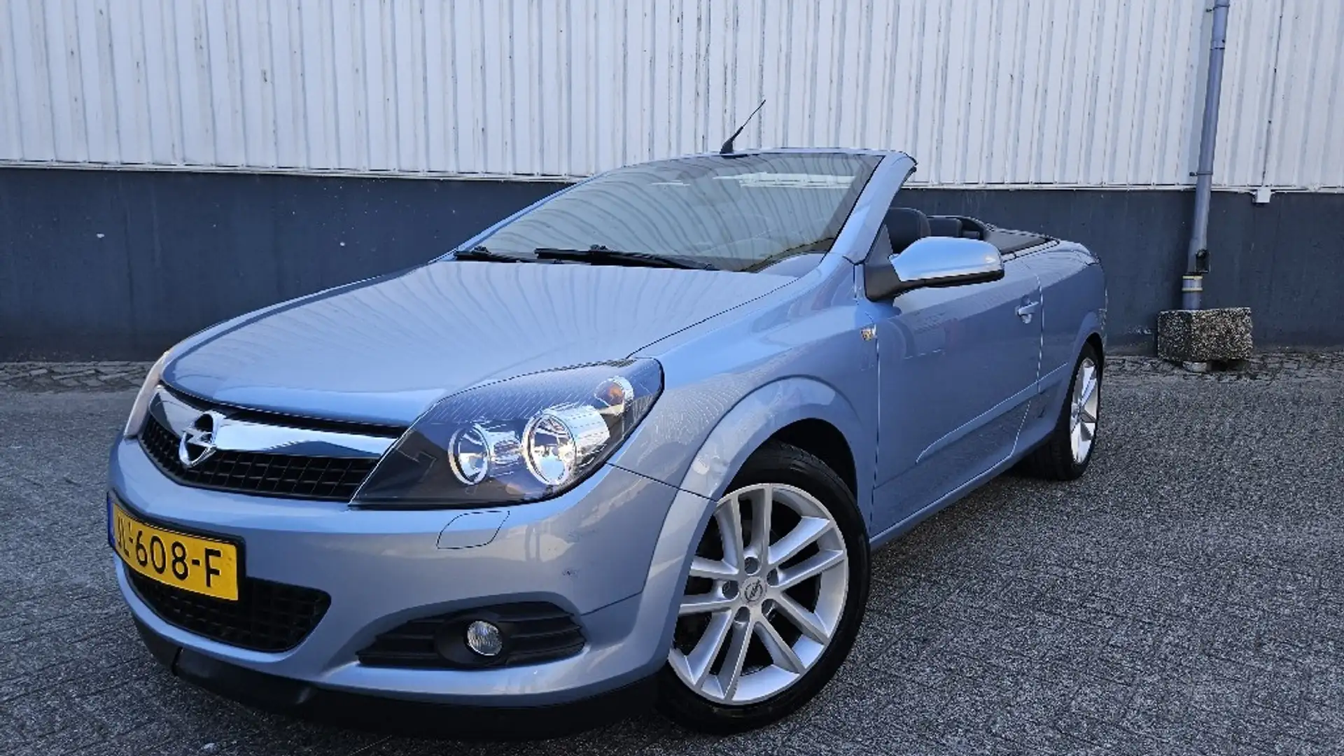 Opel Astra TwinTop 1.6 Cosmo nw apk/ nw koppeling Blauw - 1