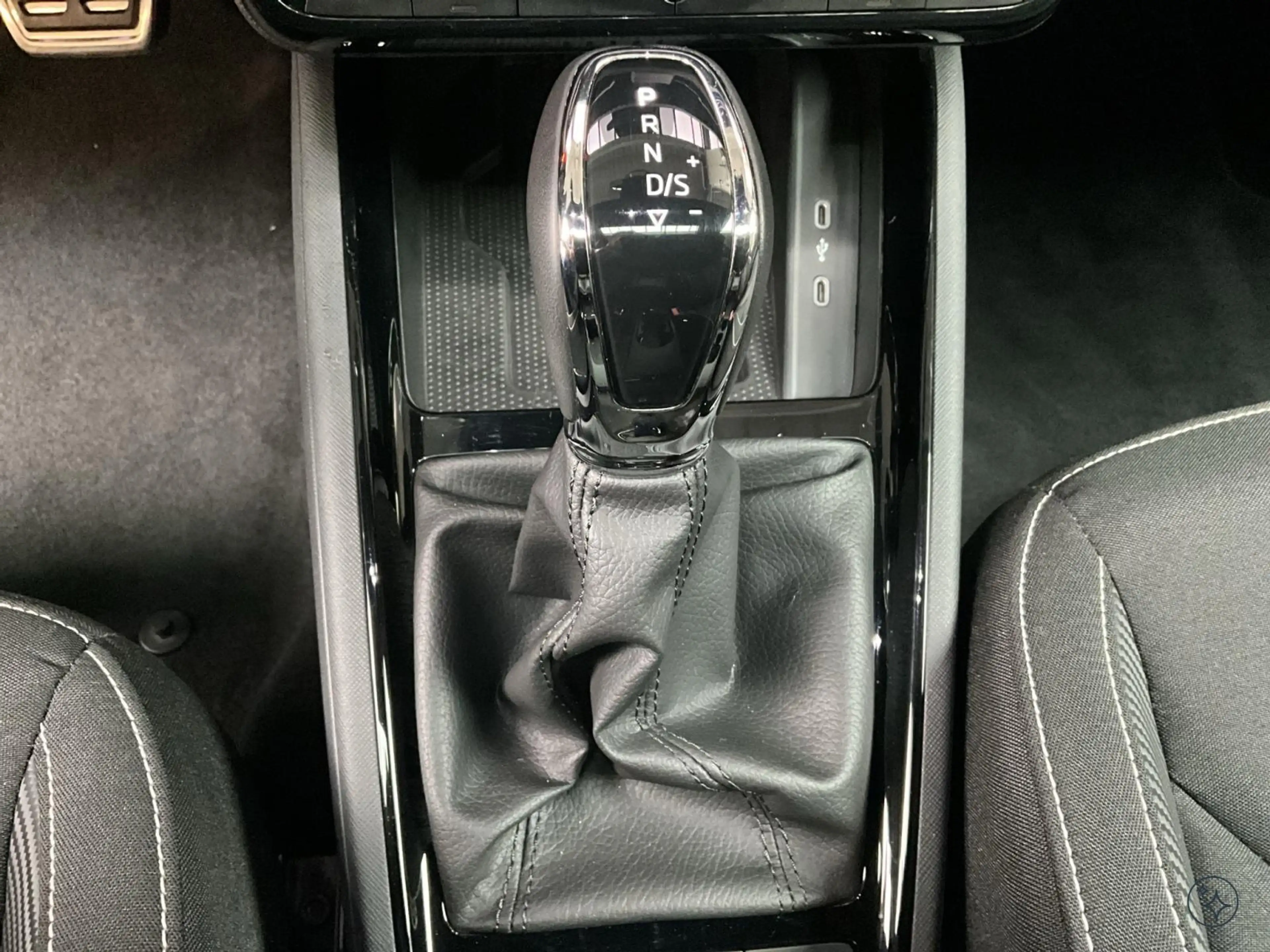Skoda Kamiq Monte-Carlo+DSG+P.Ass.-Drive+LED — photo 14